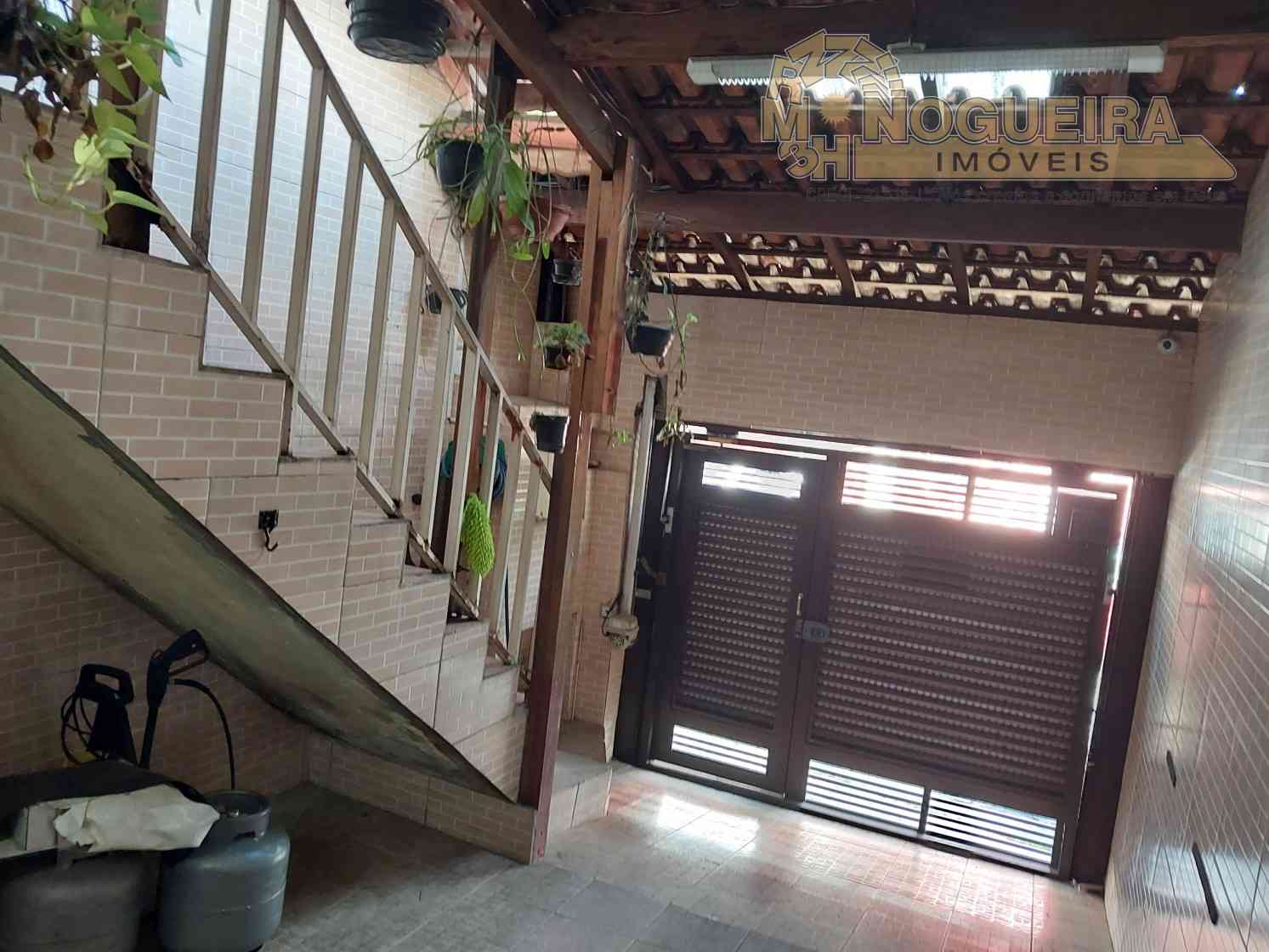 Ótimo Sobrado com 2 suítes - Vila Maranduba