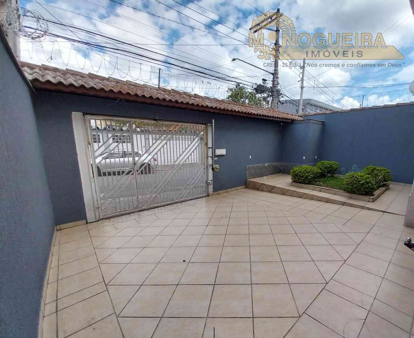 Sobrado 4 Dormitórios com 1 Suíte - Jardim Bom clima