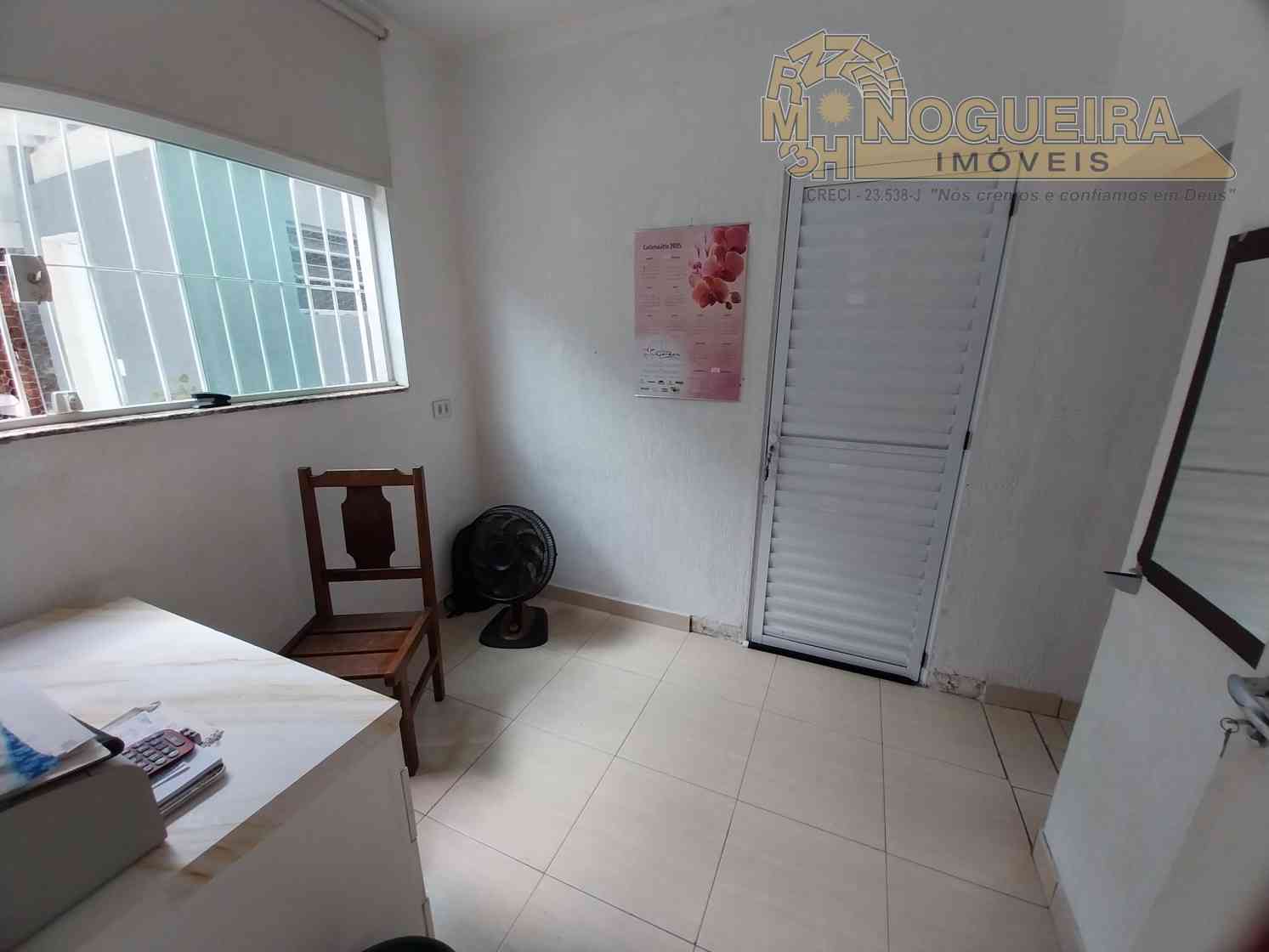 Sobrado 4 Dormitórios com 1 Suíte - Jardim Bom clima