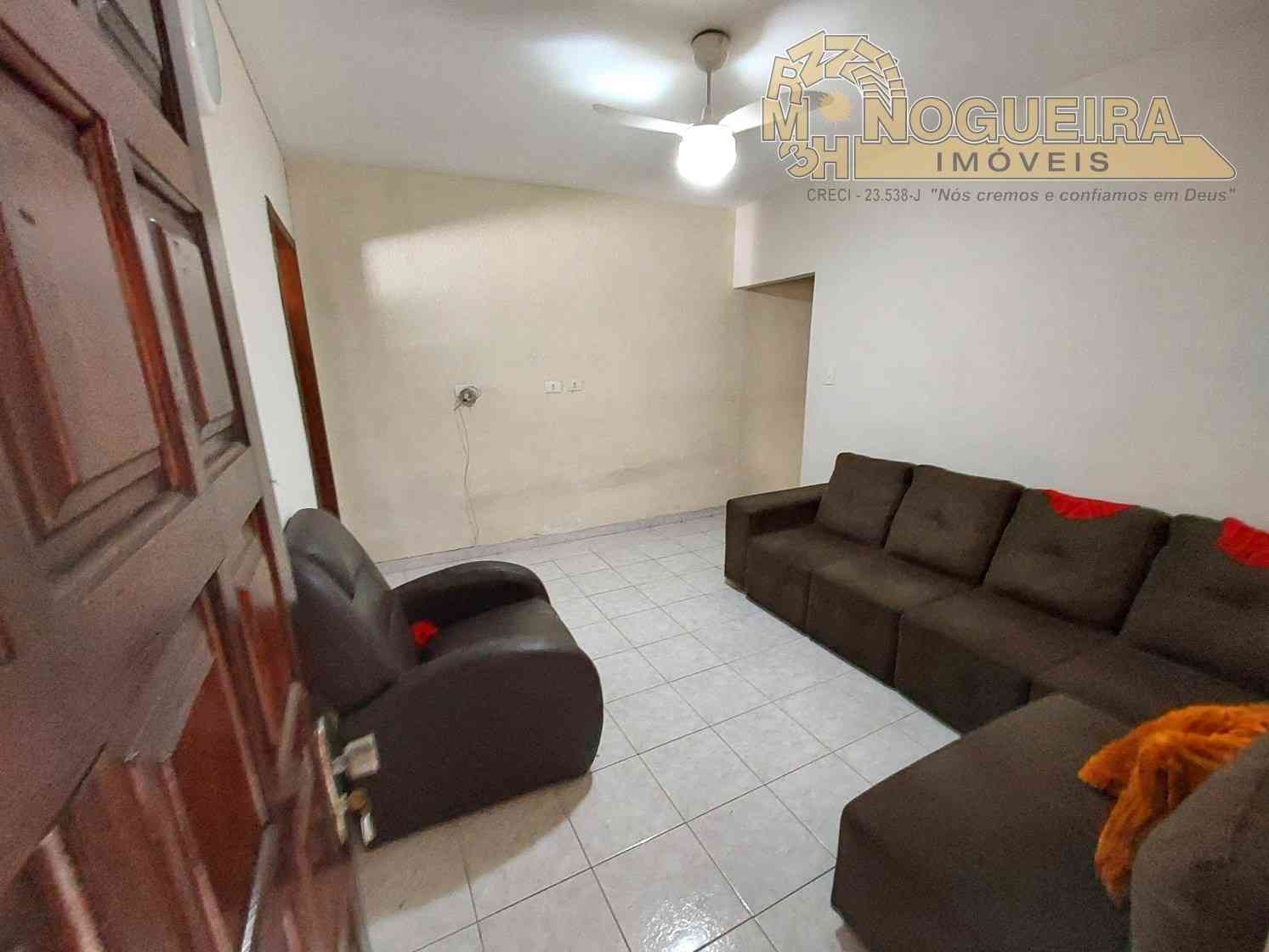 Excelente Casa à Venda no Jardim Jovaia