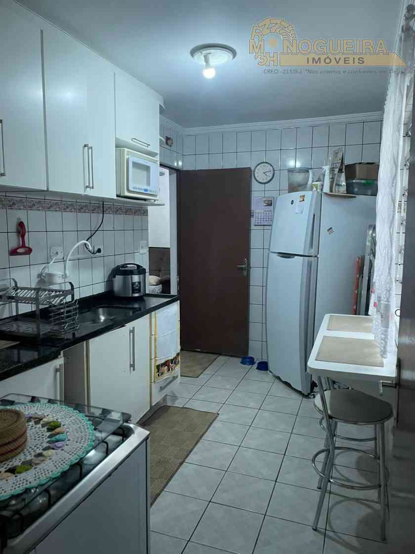 Ótimo Apartamento térreo com 2 dormitórios - Vila Fatima