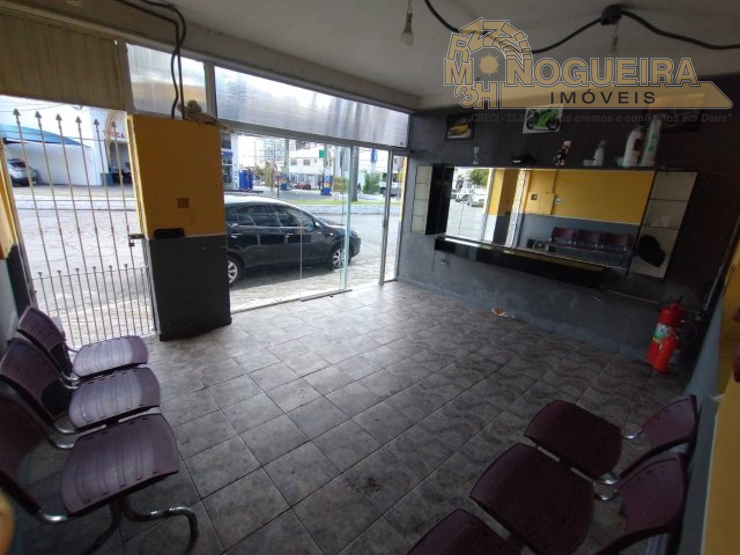 Sobrado com salão na frente Jd. Paraventi