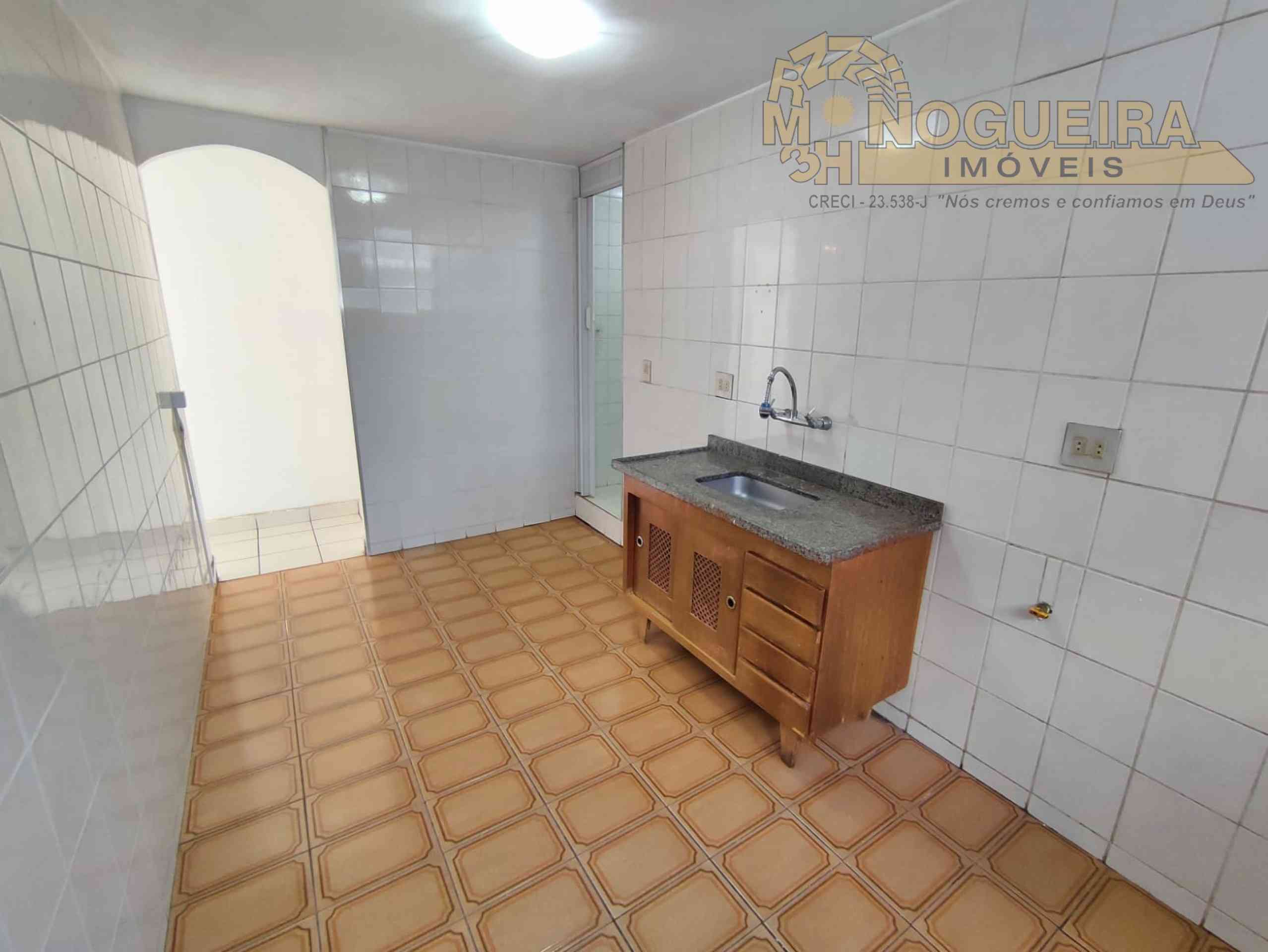 Oportunidade - Condomínio Alagoas - Vago - Primeiro Andar