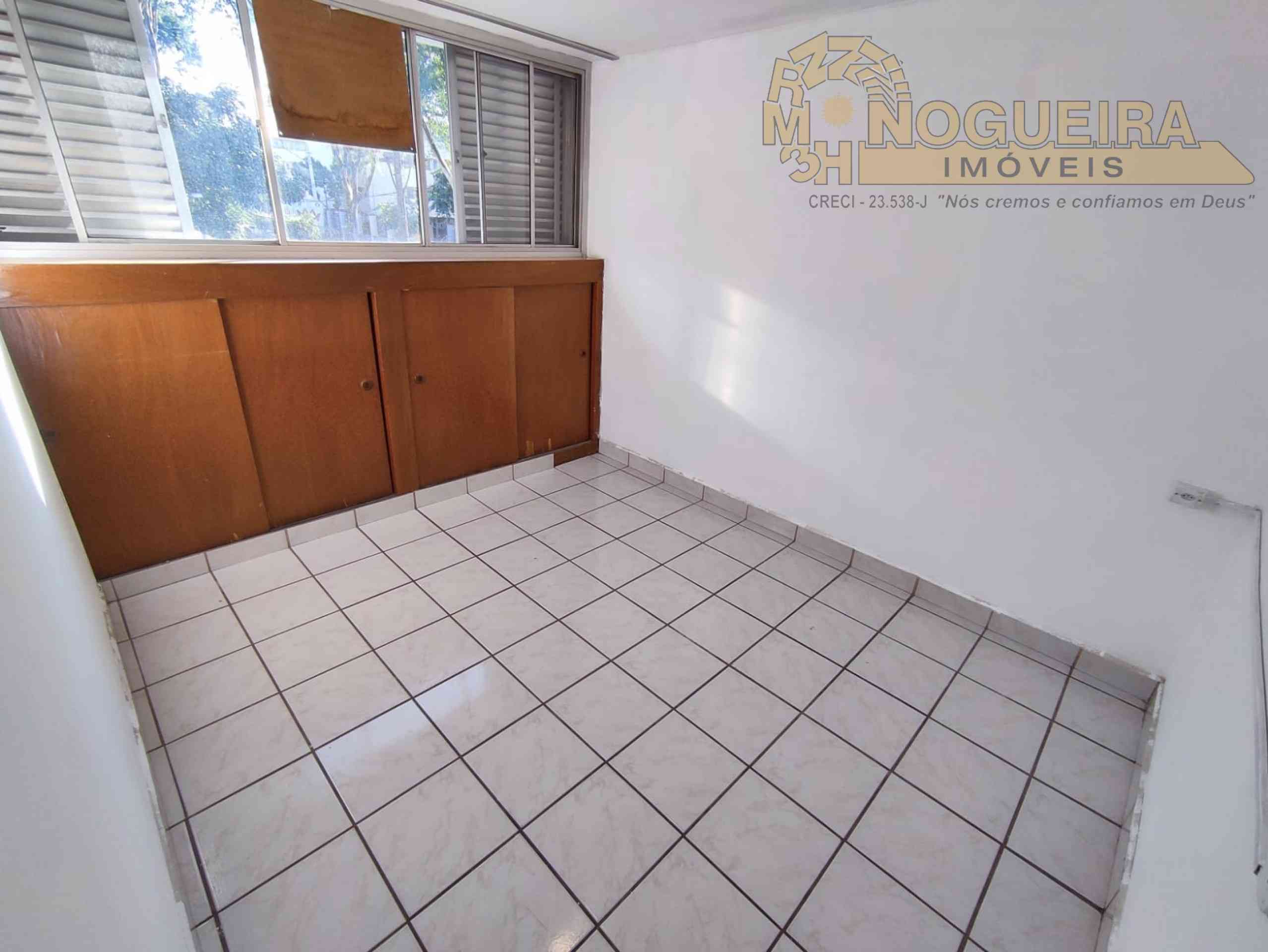 Oportunidade - Condomínio Alagoas - Vago - Primeiro Andar