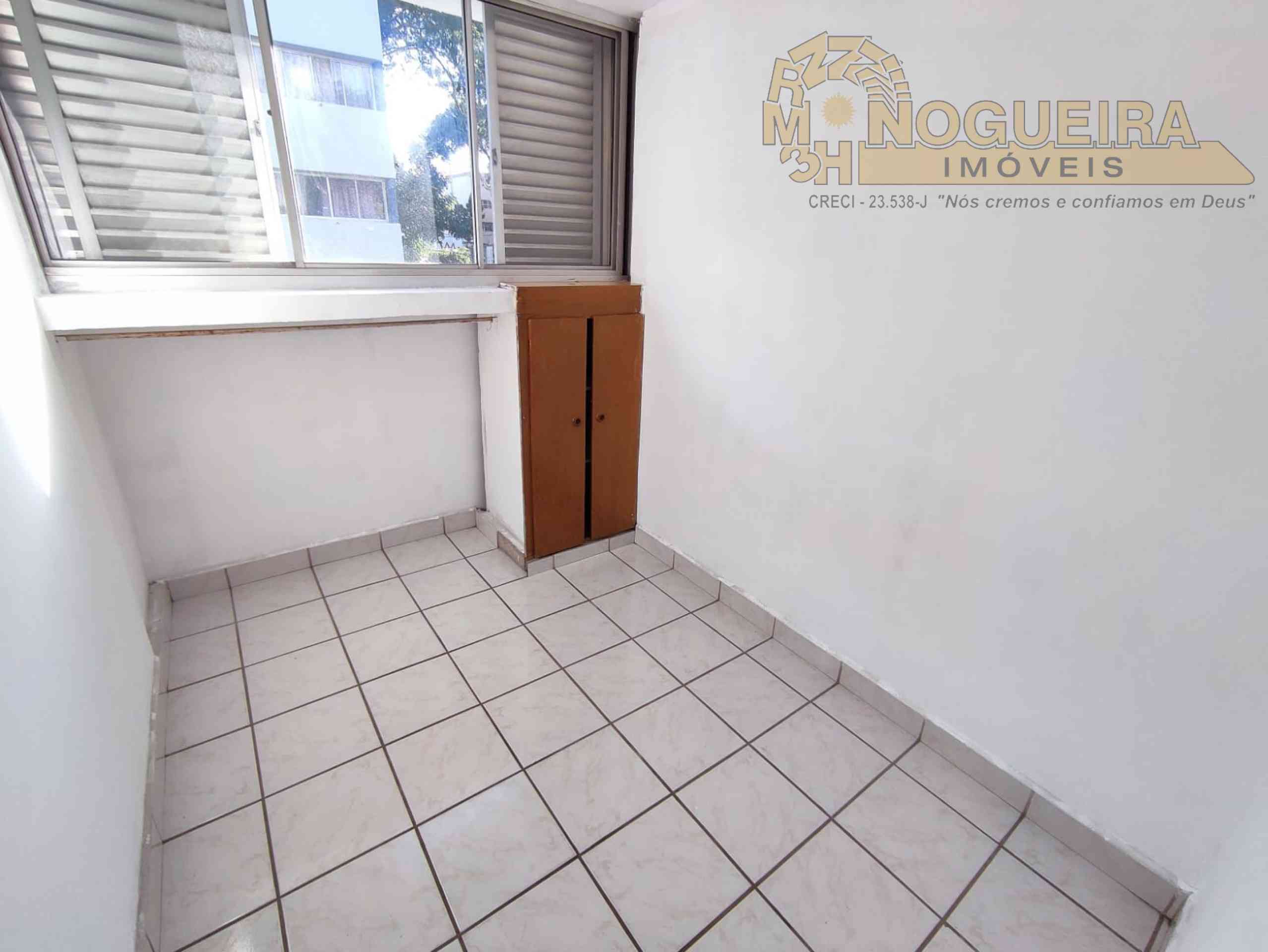 Oportunidade - Condomínio Alagoas - Vago - Primeiro Andar