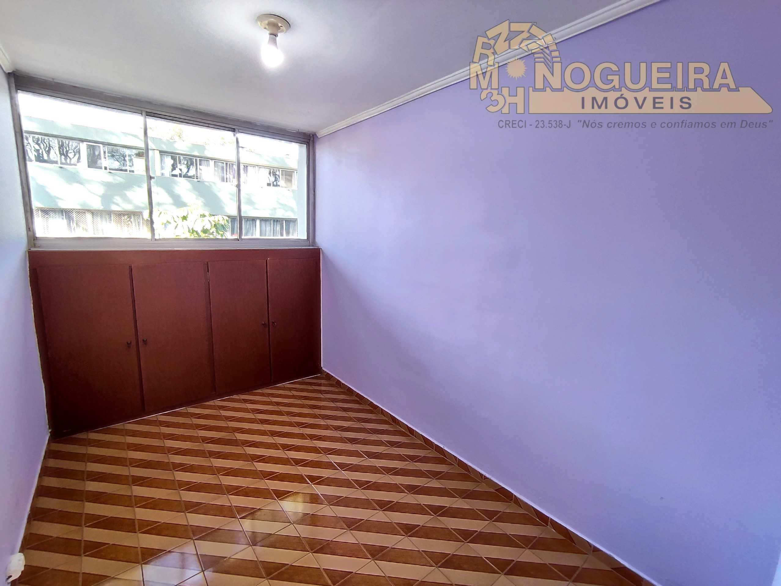 Ótimo Apartamento Condomínio Bahia -  Primeiro Andar - Vago