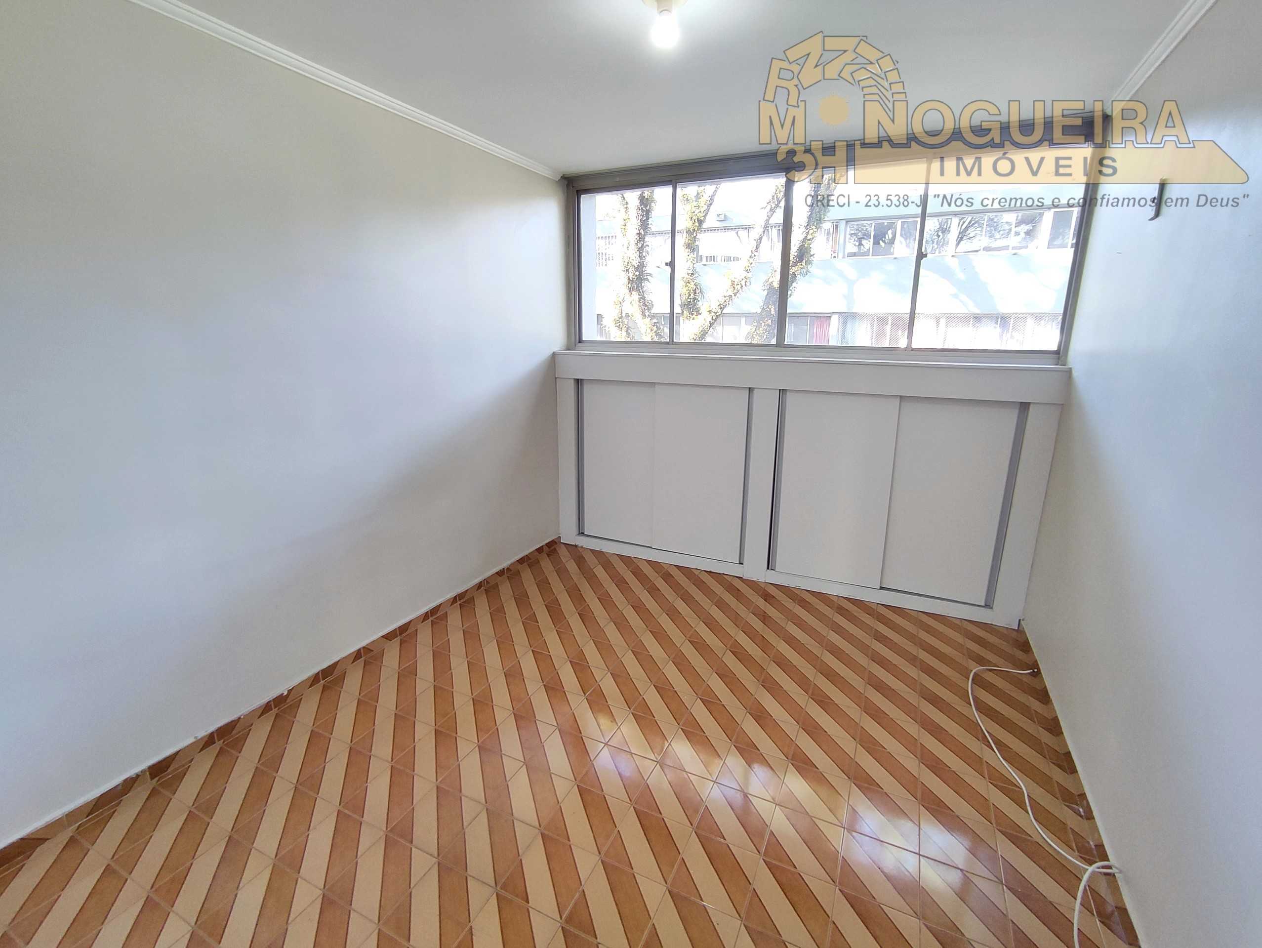 Ótimo Apartamento Condomínio Bahia -  Primeiro Andar - Vago