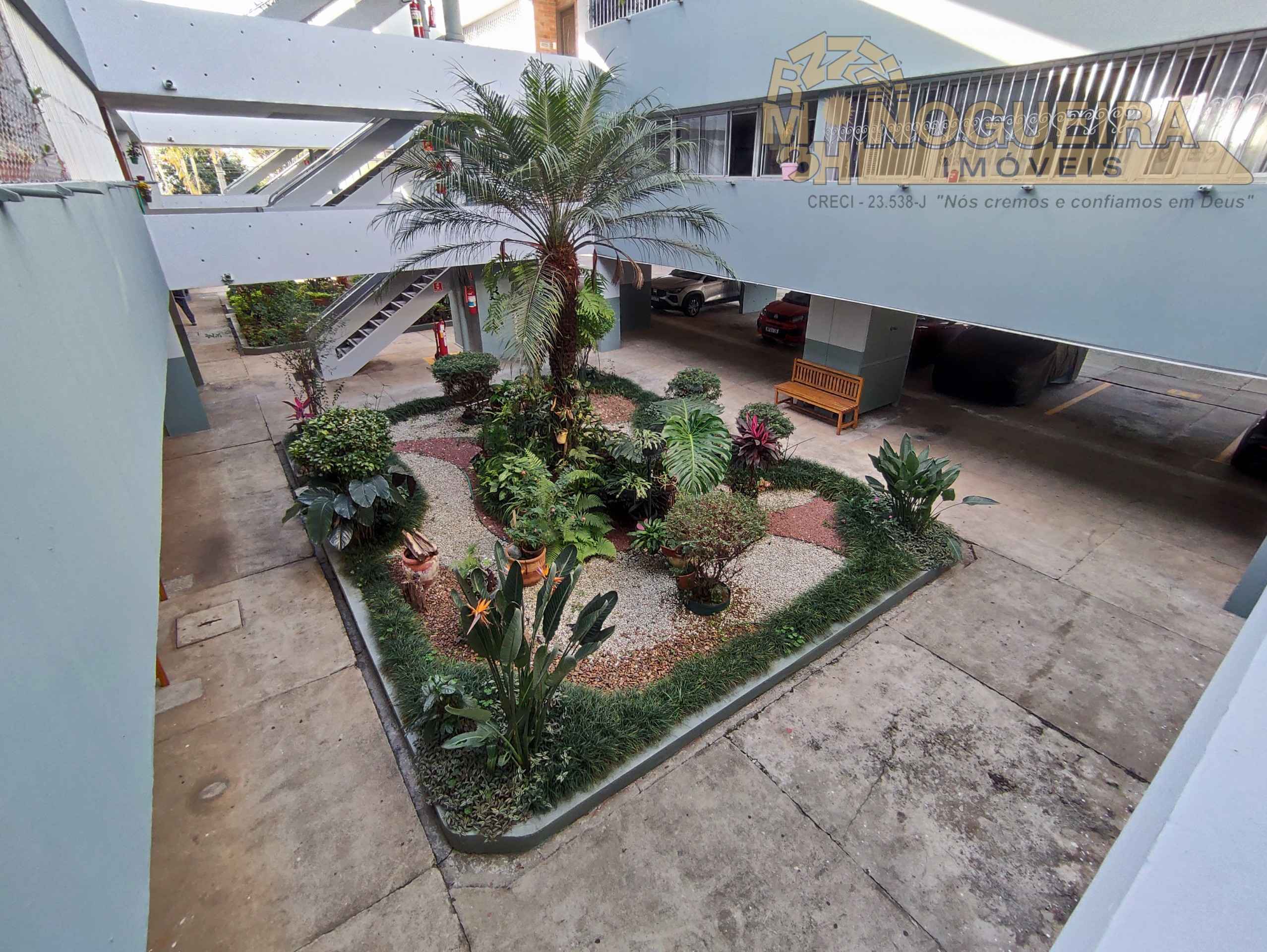 Ótimo Apartamento Condomínio Bahia -  Primeiro Andar - Vago