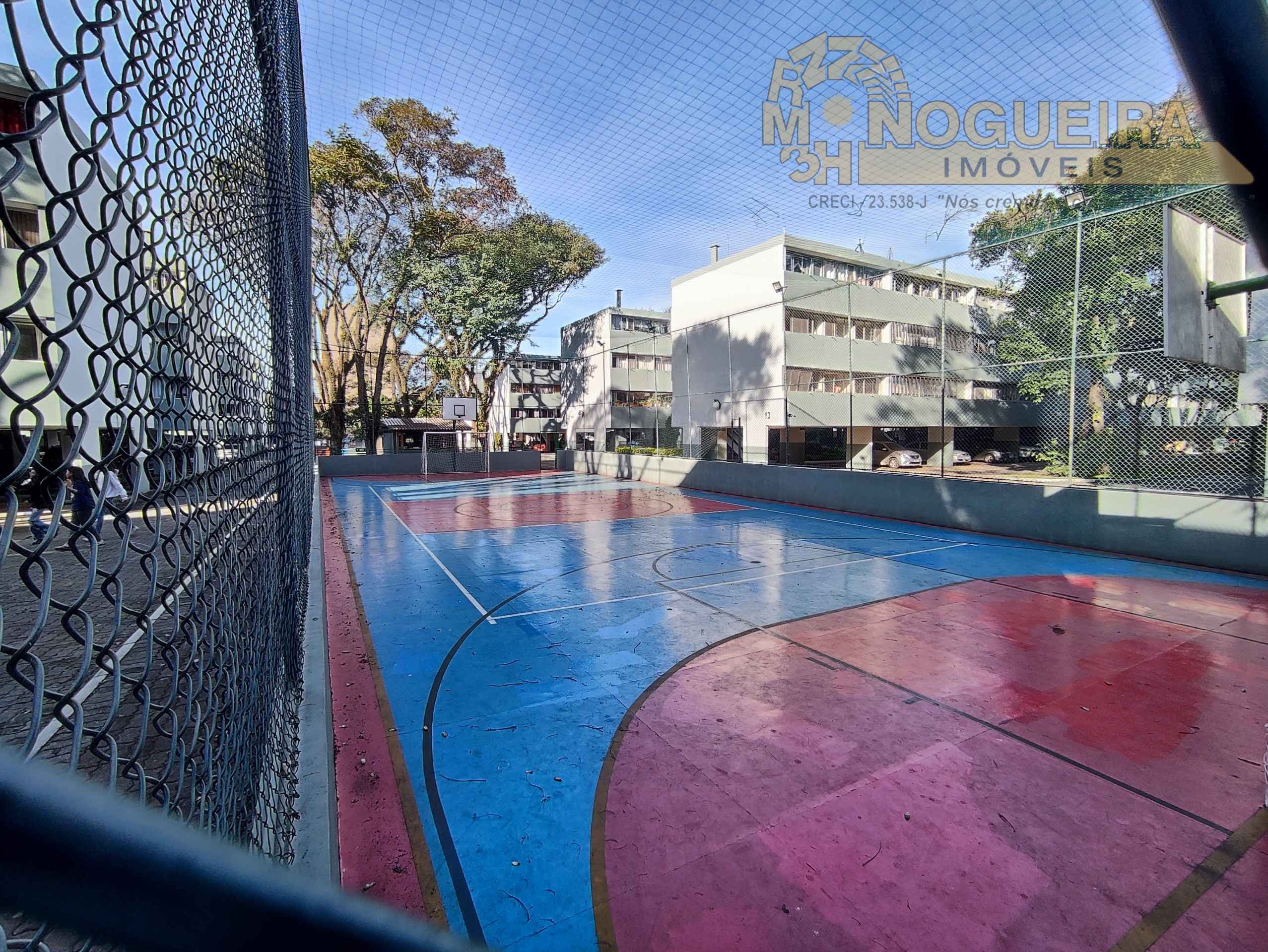 Ótimo Apartamento Condomínio Bahia -  Primeiro Andar - Vago