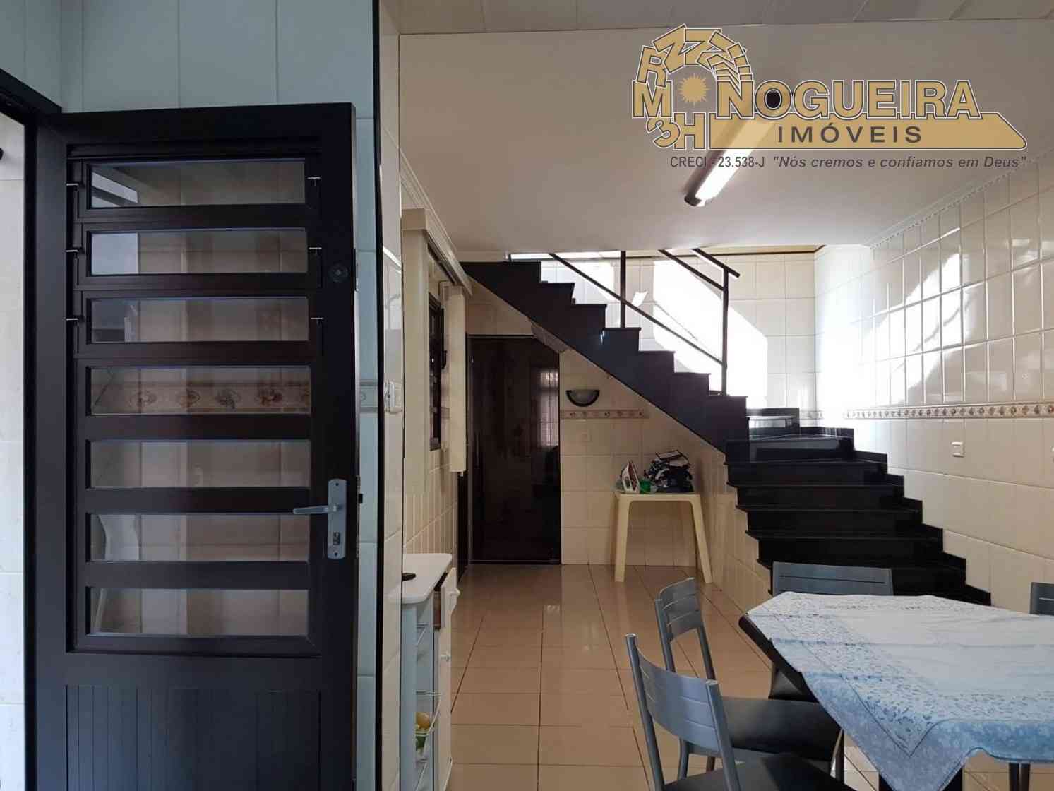 Sobrado 4 Domritórios com 1 Suíte