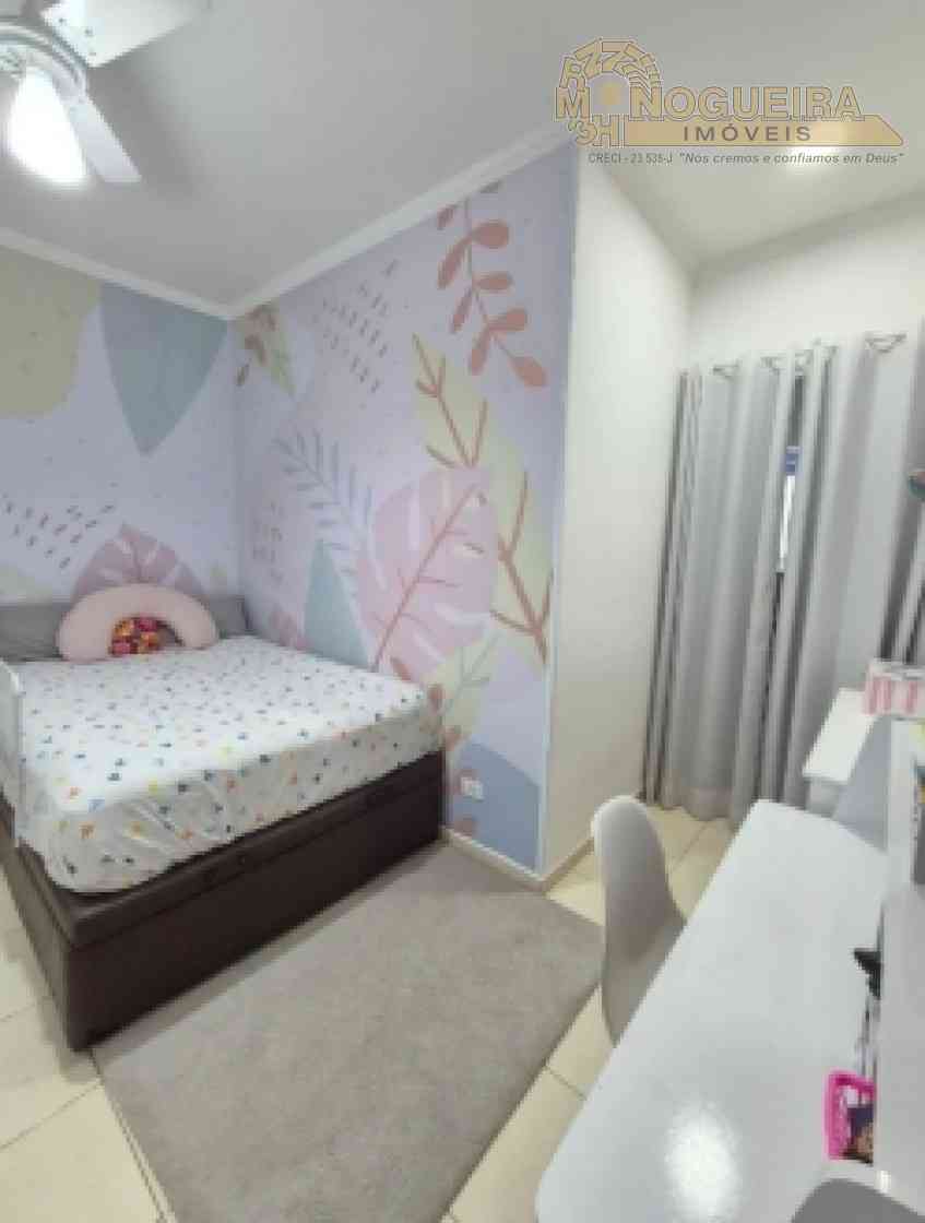 Casa em Condomínio fechado com 3 dormts, sendo 1 suíte