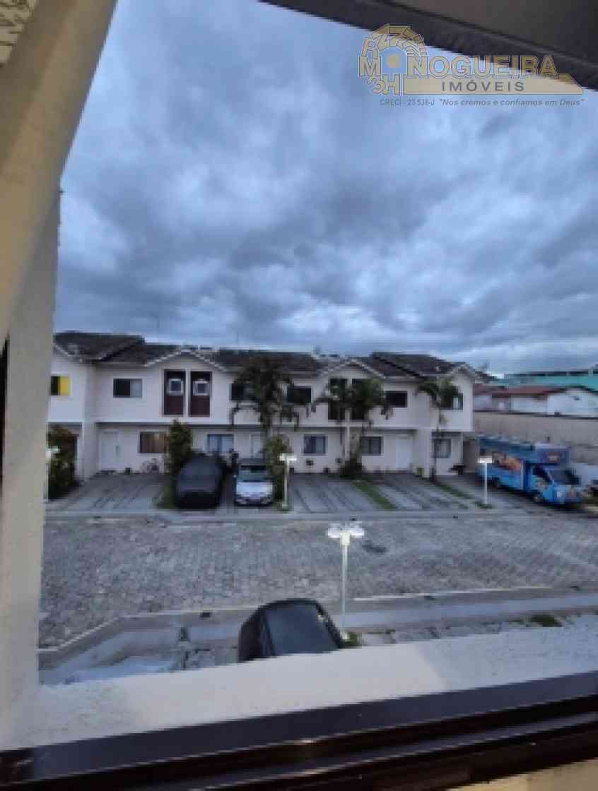 Casa em Condomínio fechado com 3 dormts, sendo 1 suíte