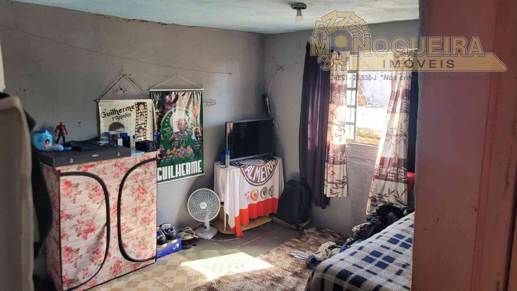 Casa antiga com terreno de 6 x 30m² - Bairro Vila nova Bonsucesso