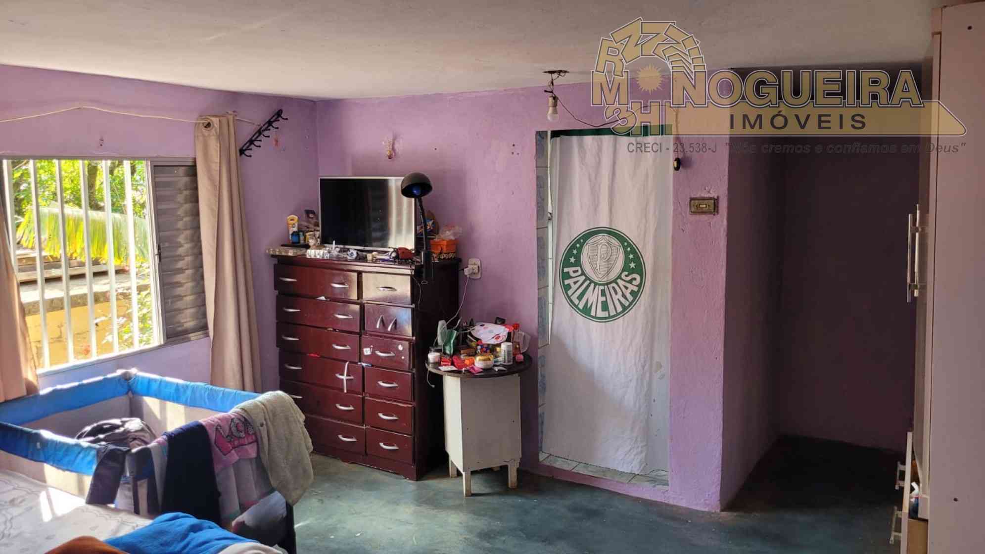 Casa antiga com terreno de 6 x 30m² - Bairro Vila nova Bonsucesso