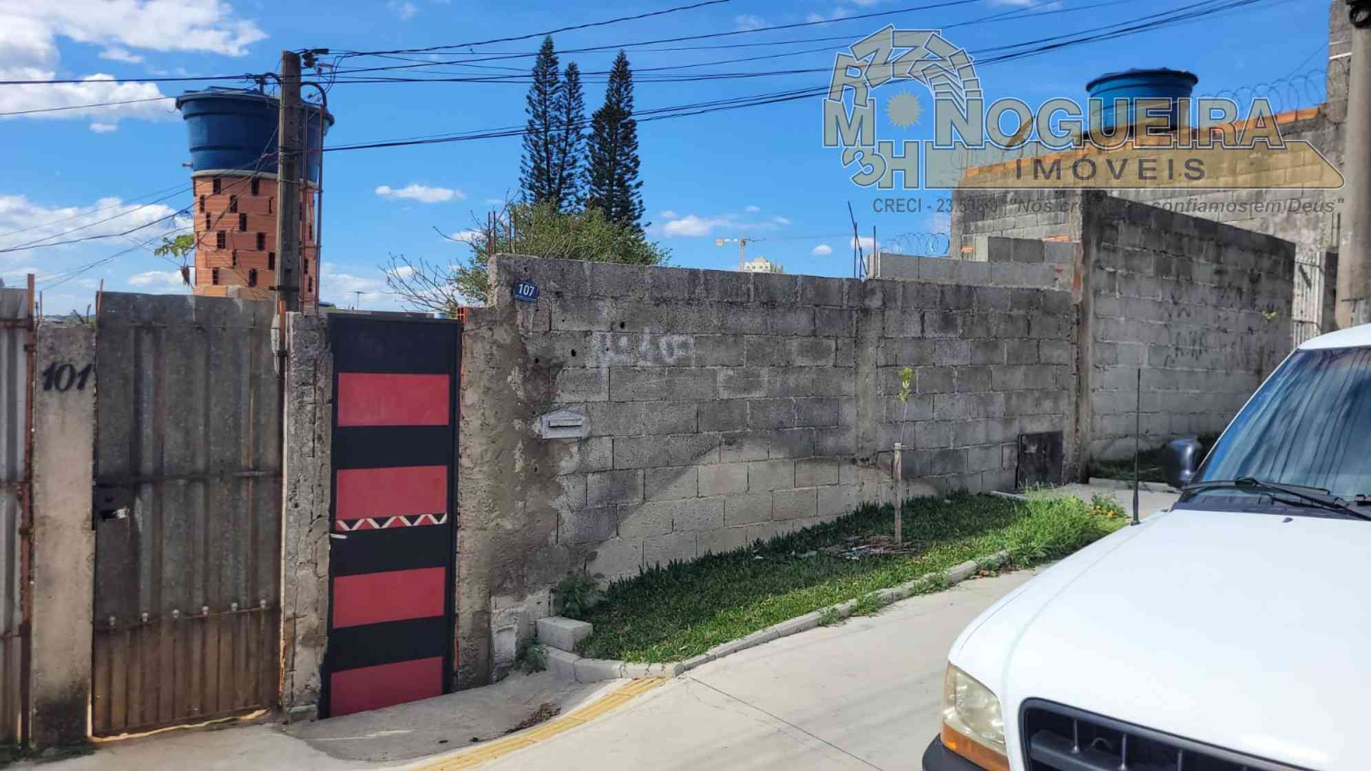 Casa antiga com terreno de 6 x 30m² - Bairro Vila nova Bonsucesso