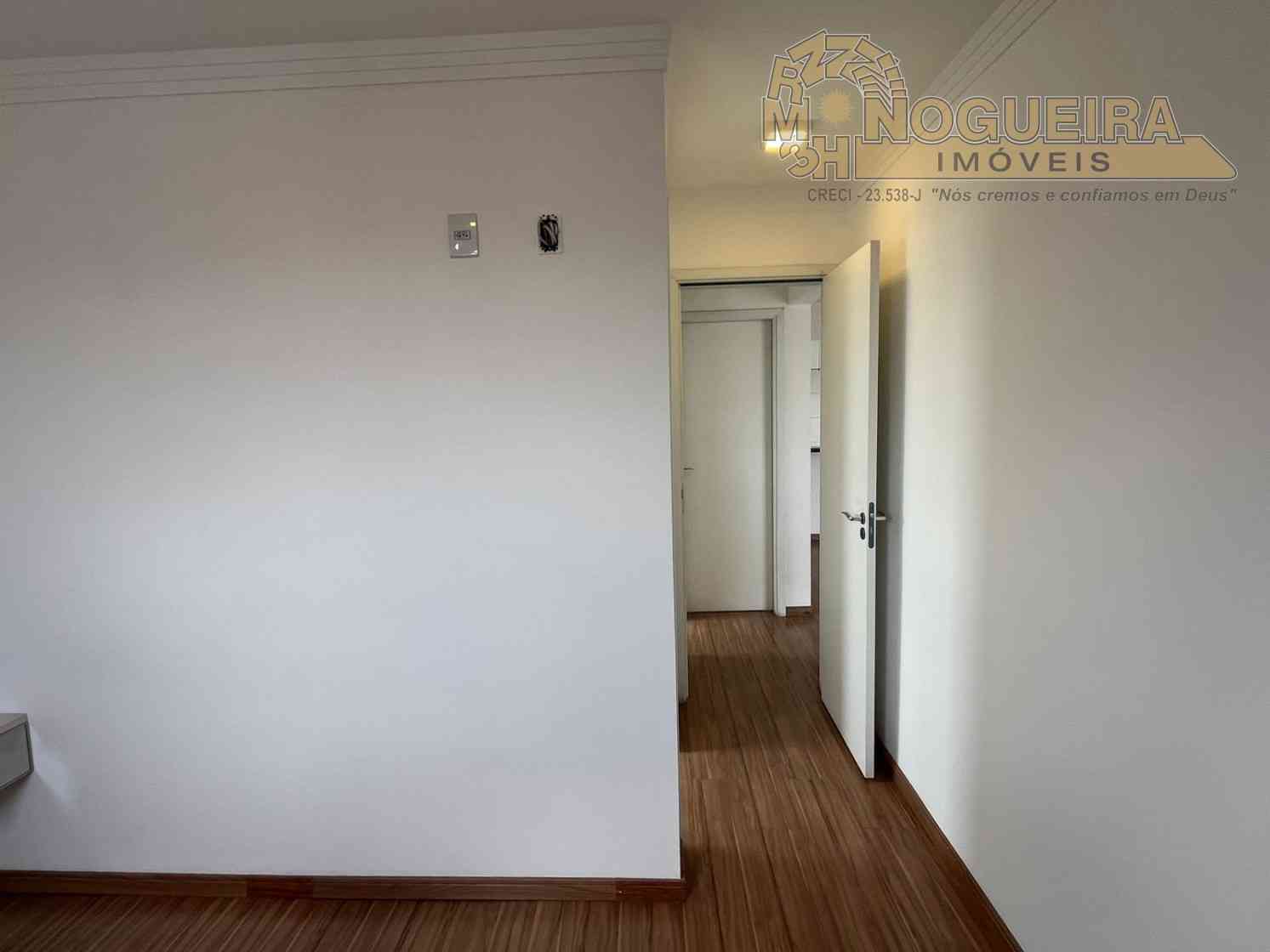 Apartamento com 2 dormts, sendo 1 suíte, 1 vaga