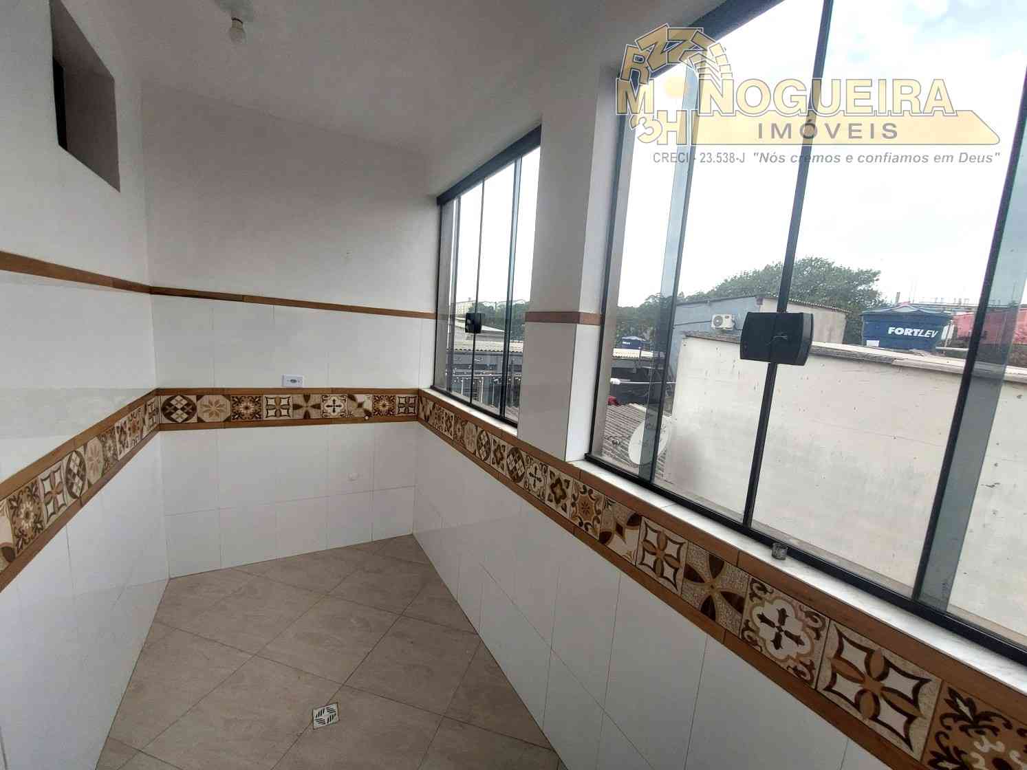 Salão comercial com 70m² de área útil - Vila Nova Cumbica