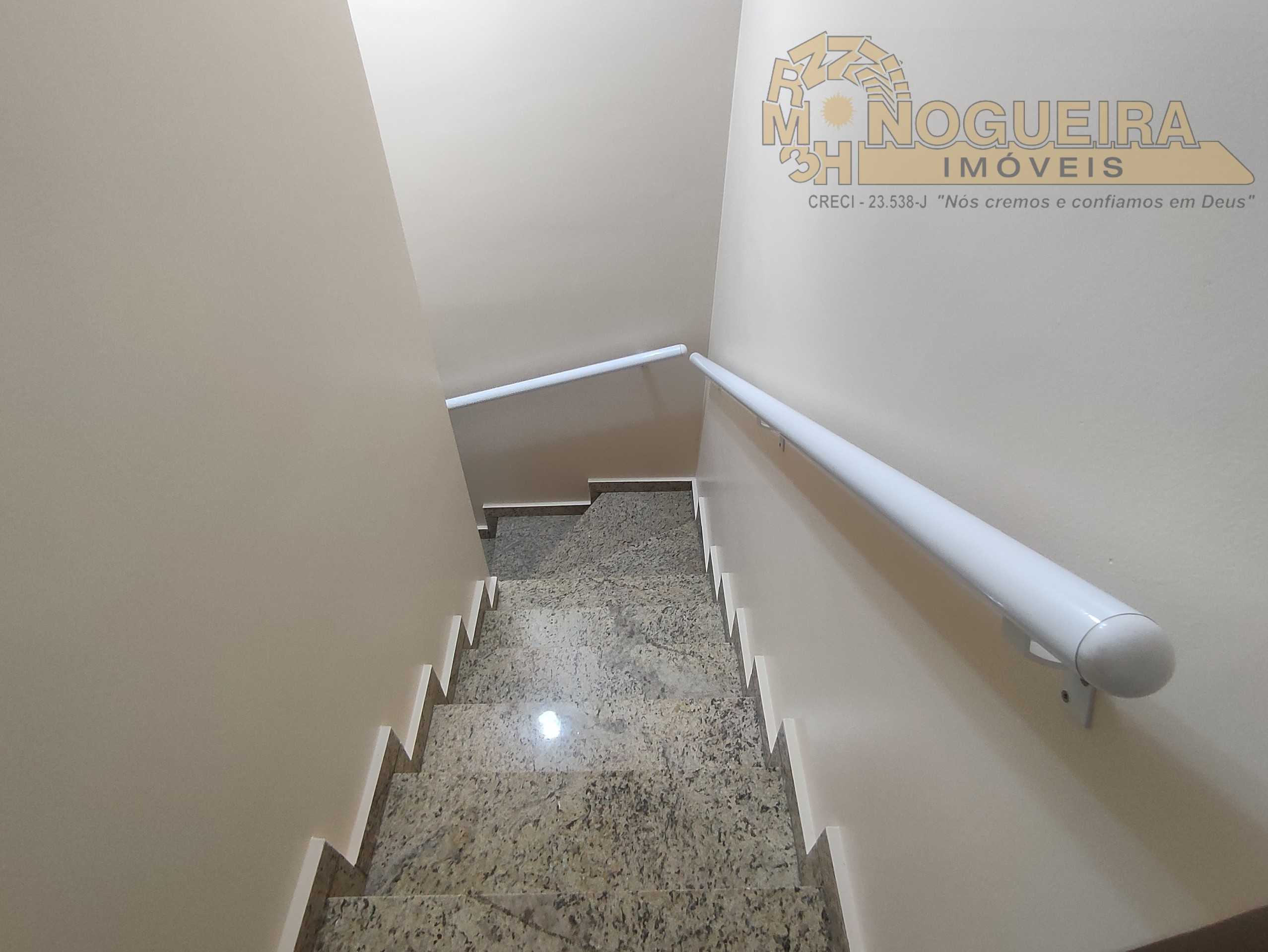 Ótimo Sobrado Jardim Adriana