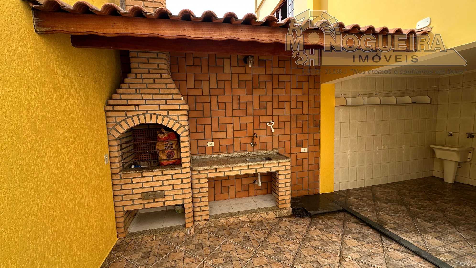 Sobrado á venda em Guarulhos