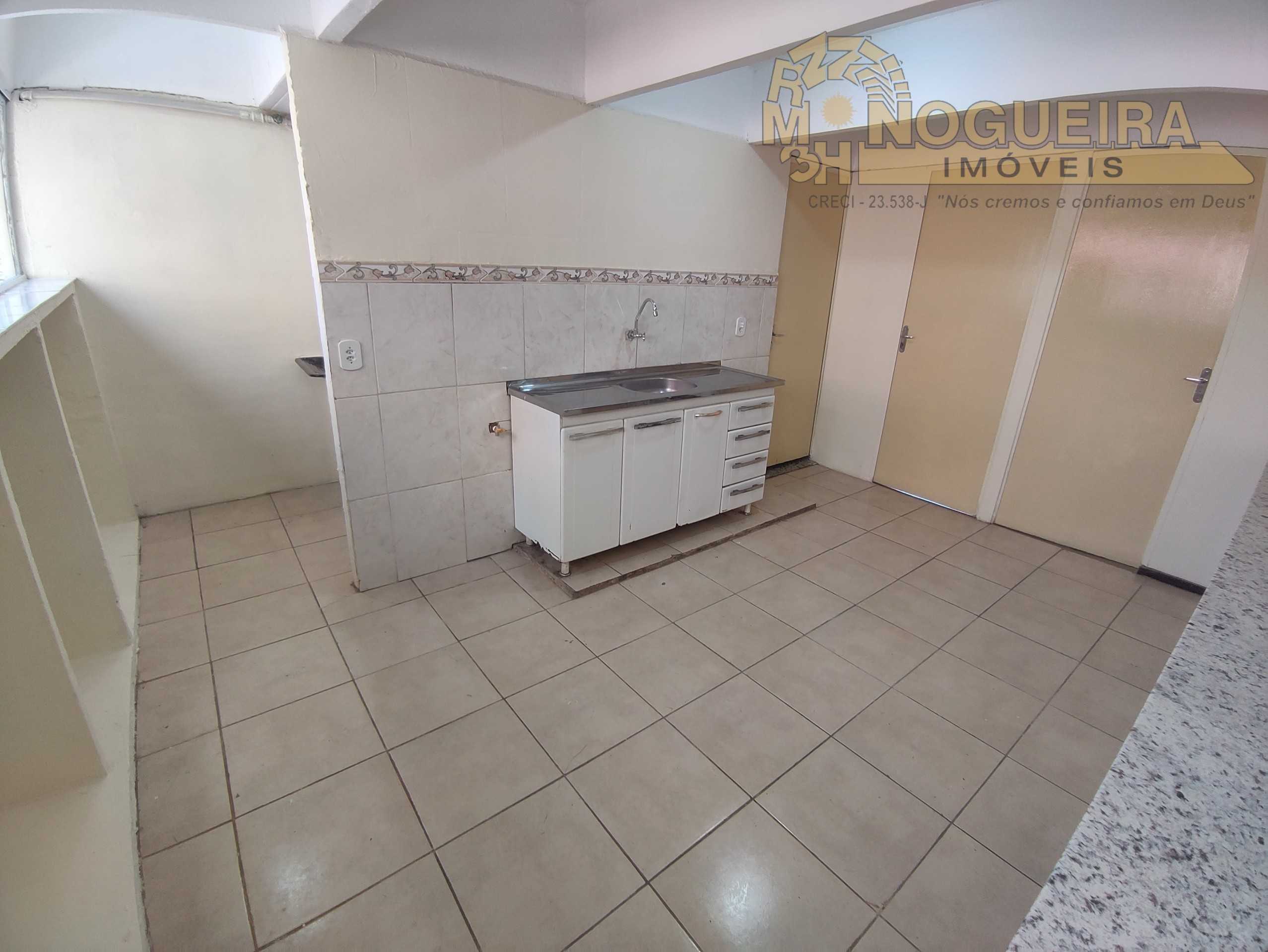 Apartamento Condomínio São Paulo - Primeiro Andar