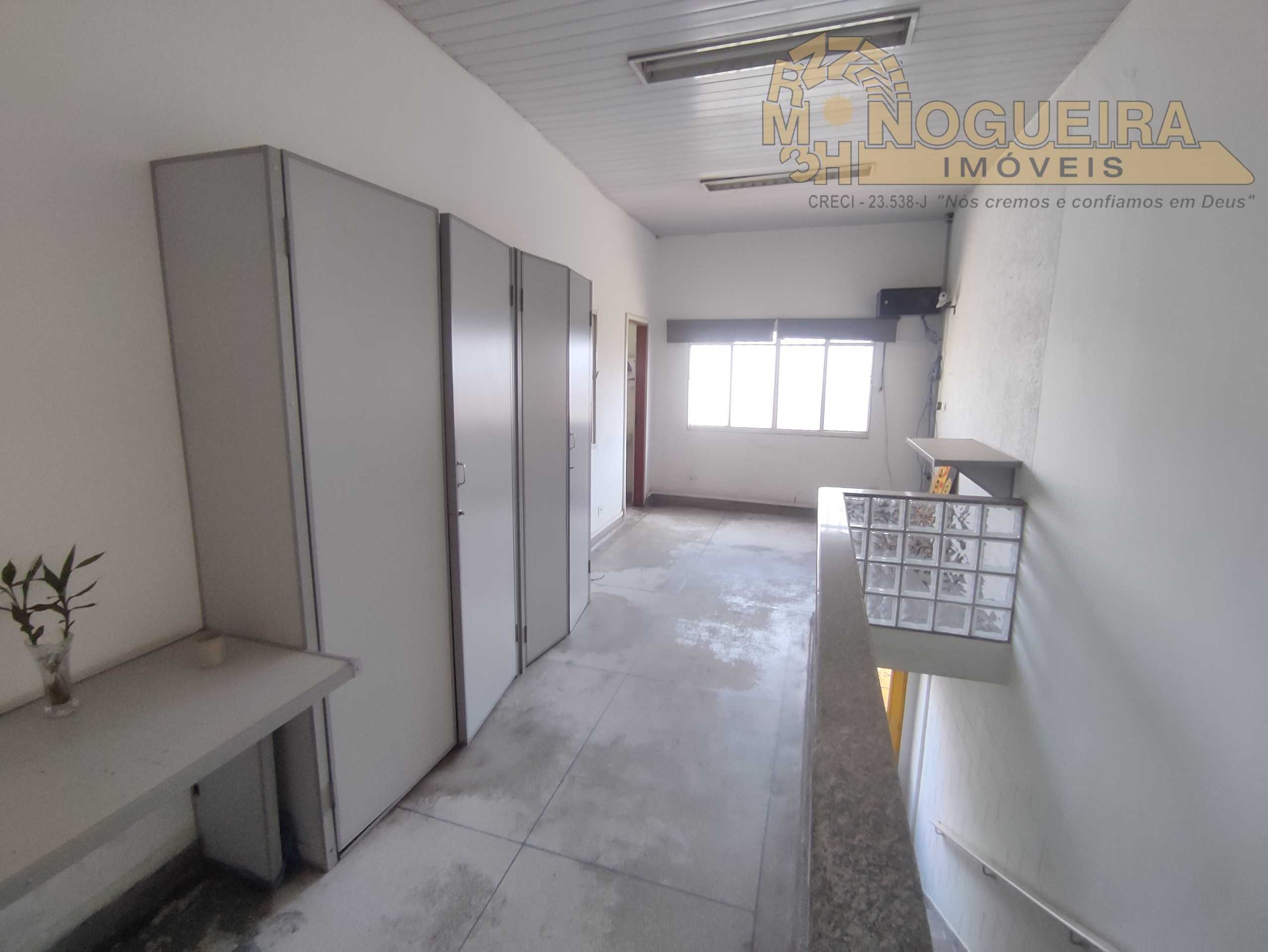 Ótimo galpão ao lado rodovia Dutra