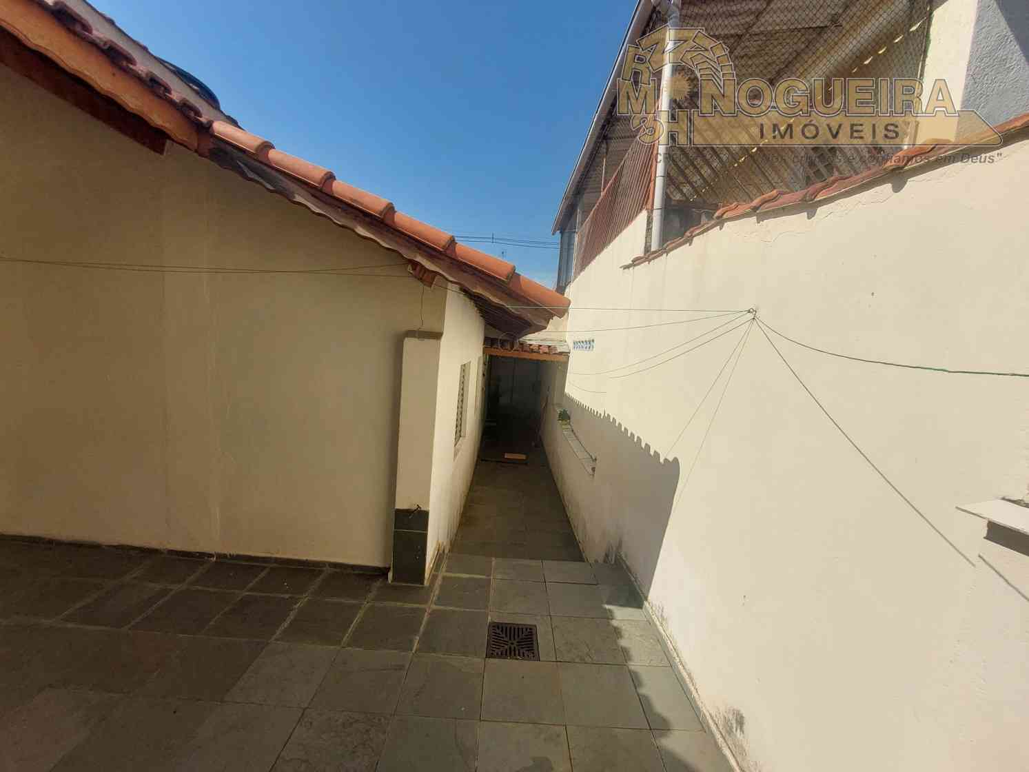 Ótima casa assobradada com 3 dormitorios - Jardim bela Vista