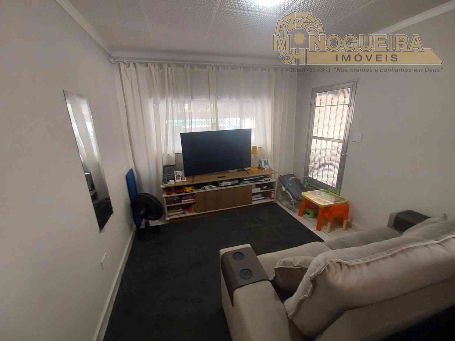 Ótima casa assobradada com 3 dormitorios - Jardim bela Vista