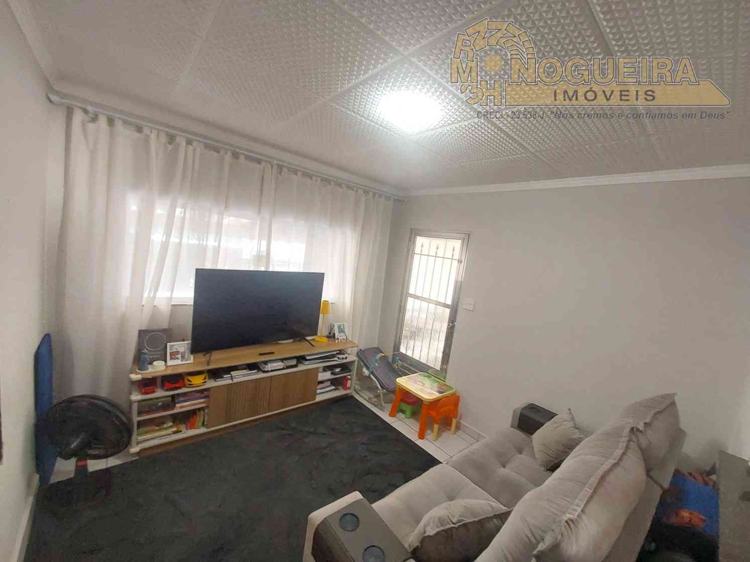 Ótima casa assobradada com 3 dormitorios - Jardim bela Vista