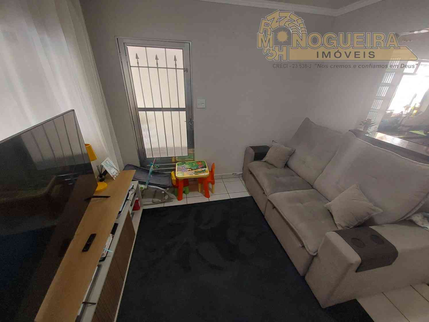 Ótima casa assobradada com 3 dormitorios - Jardim bela Vista