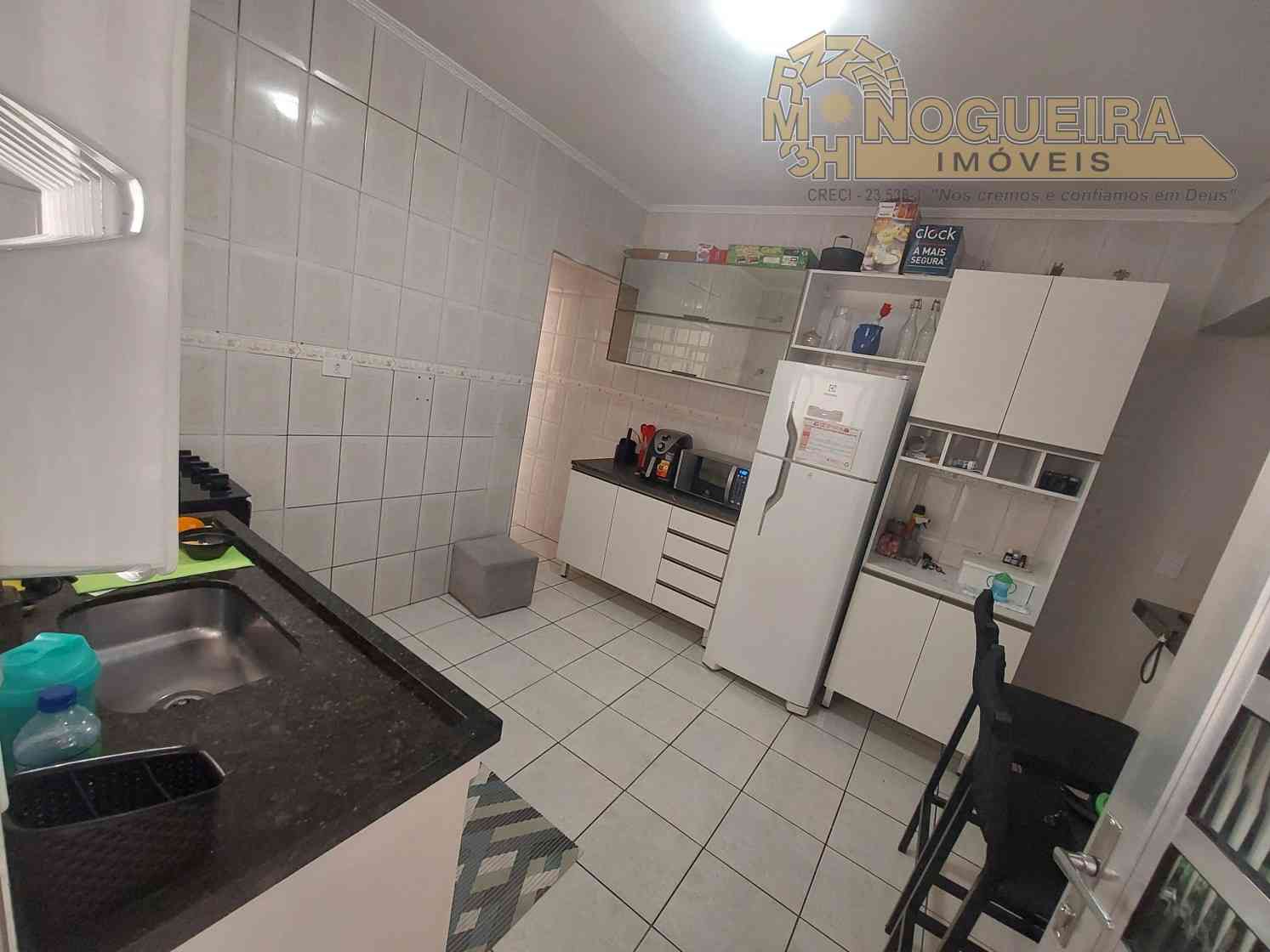 Ótima casa assobradada com 3 dormitorios - Jardim bela Vista
