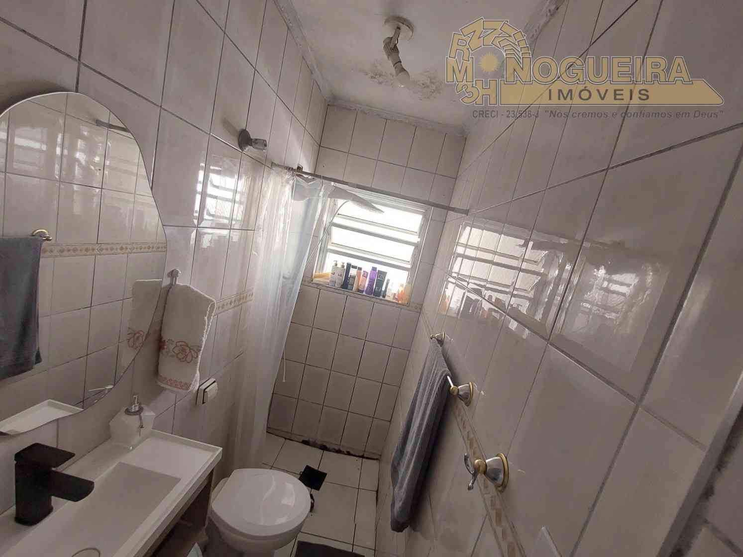 Ótima casa assobradada com 3 dormitorios - Jardim bela Vista