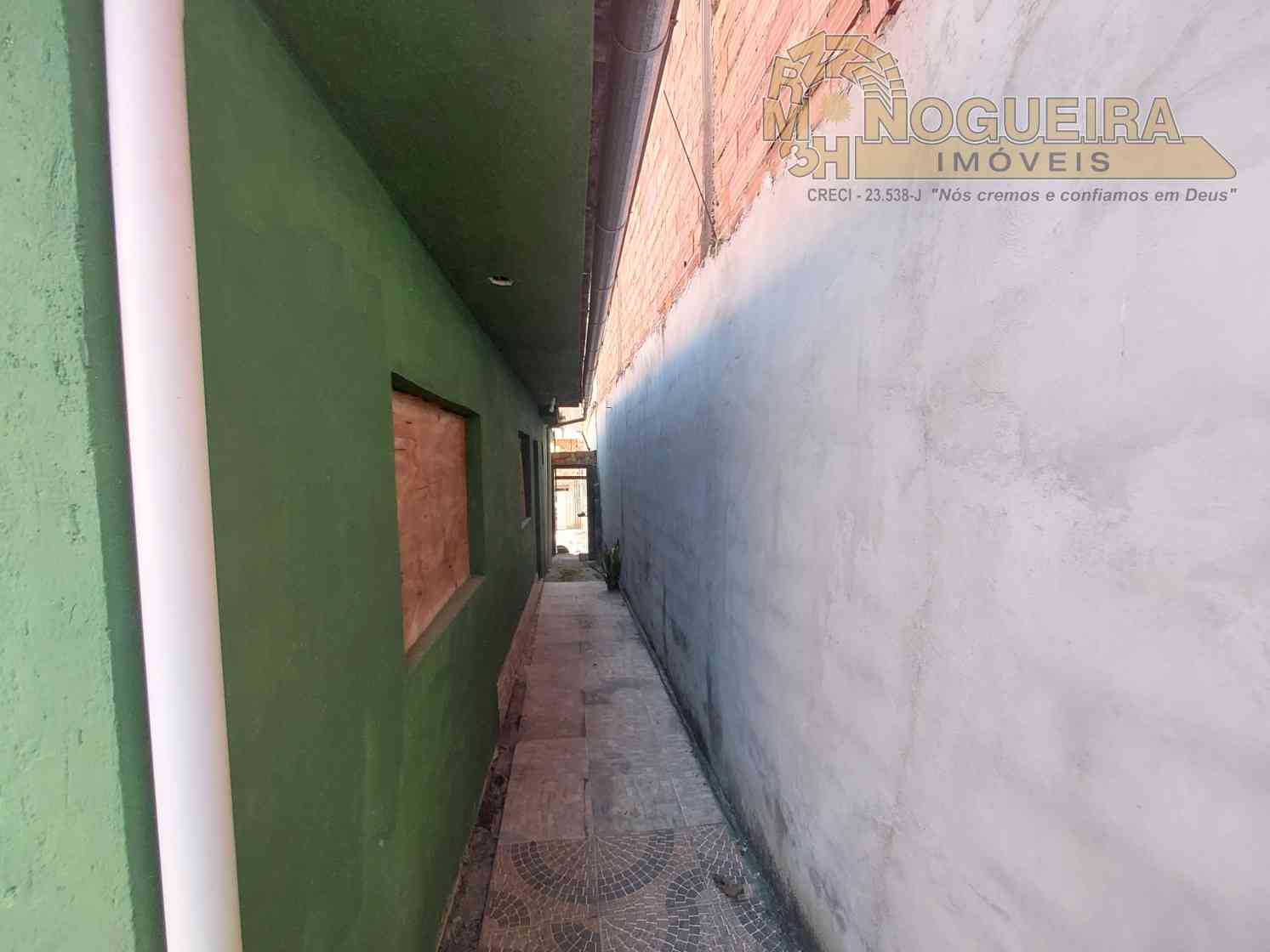 Ótima casa térrea com Terreno 5 x 40m² no total de 200m² na Cidade Soberana - Guarulhos