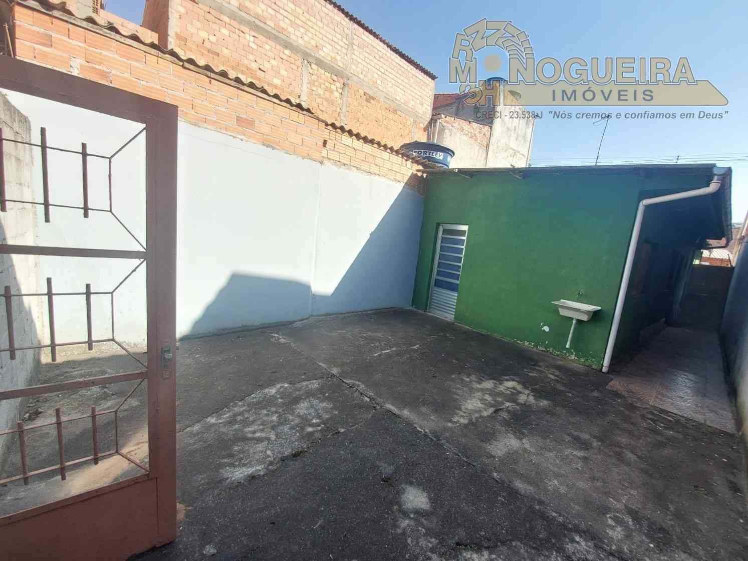 Ótima casa térrea com Terreno 5 x 40m² no total de 200m² na Cidade Soberana - Guarulhos