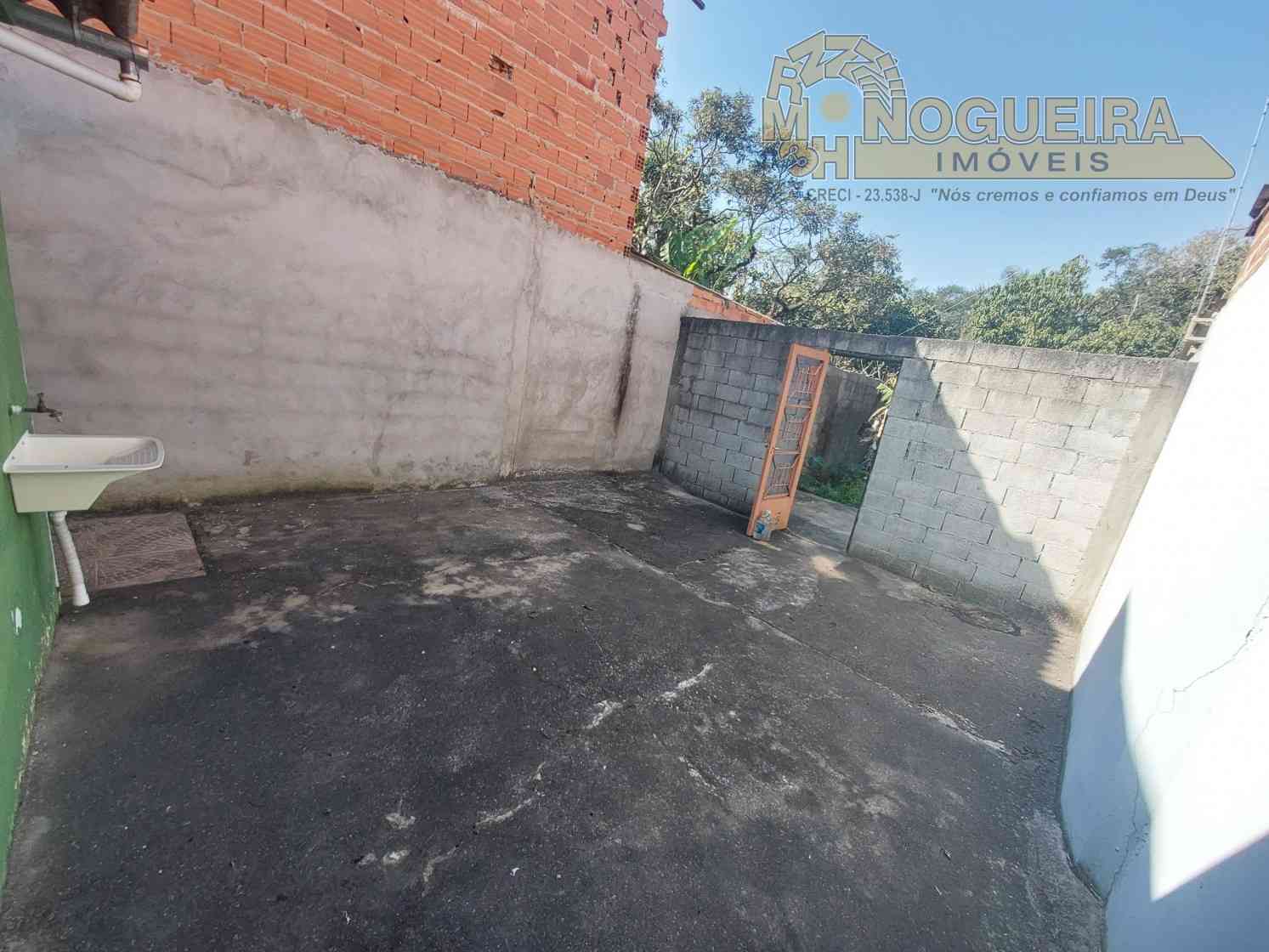 Ótima casa térrea com Terreno 5 x 40m² no total de 200m² na Cidade Soberana - Guarulhos