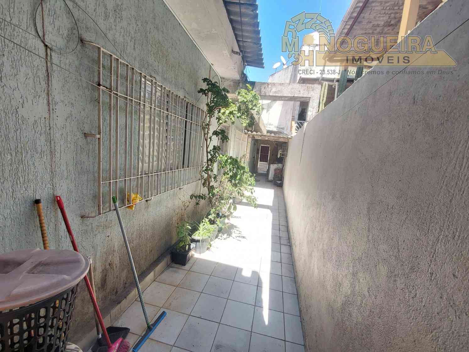 Ótima Casa térrea à venda com 3 dormiórios - Jardim Vila Galvão