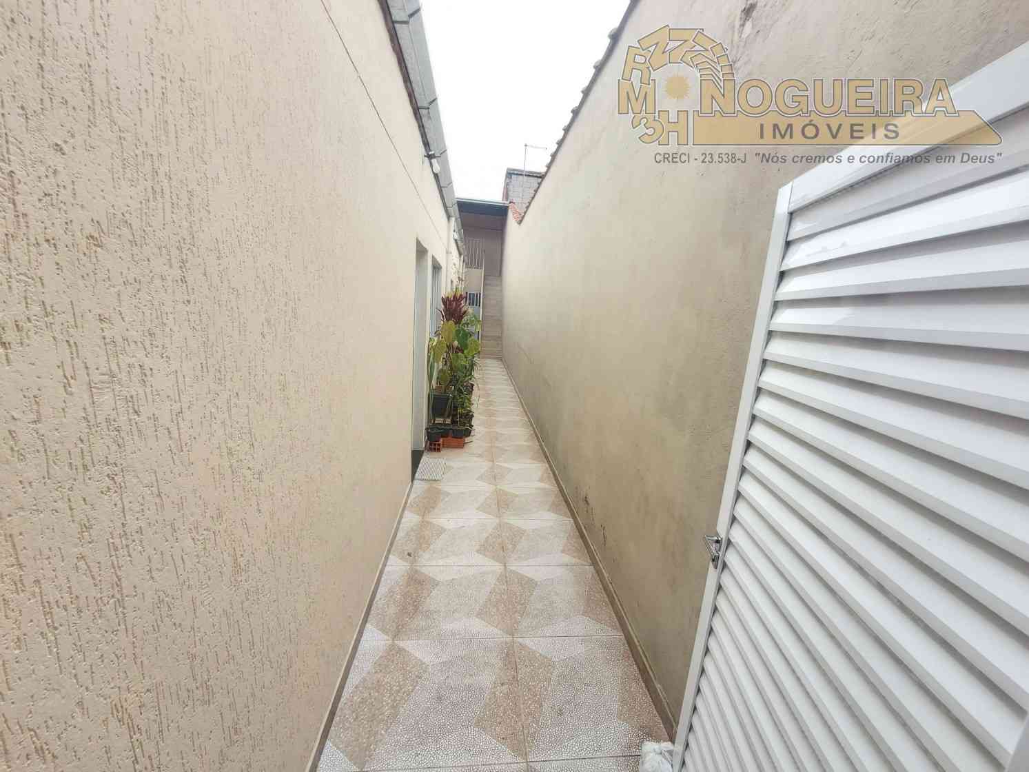 Casa à venda no condomínio Alto da Serra, com 3 dormitórios - Jardim Guilhermino - Pimentas