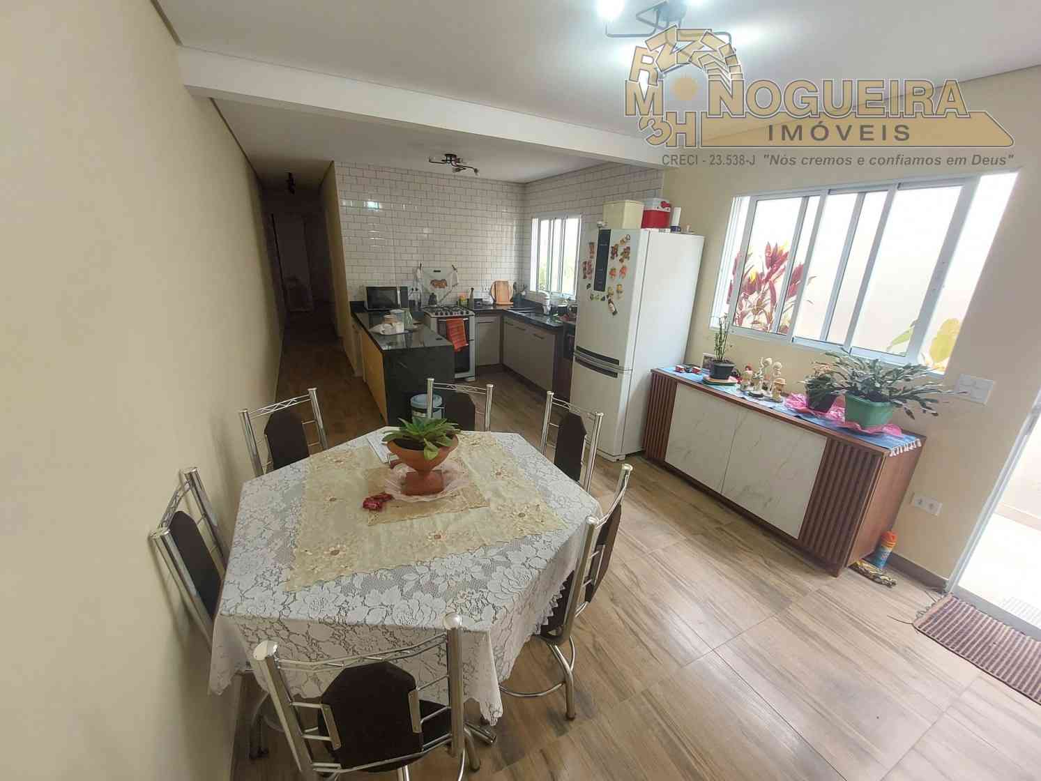 Casa à venda no condomínio Alto da Serra, com 3 dormitórios - Jardim Guilhermino - Pimentas