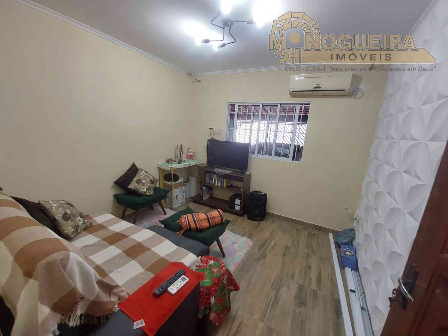 Casa à venda no condomínio Alto da Serra, com 3 dormitórios - Jardim Guilhermino - Pimentas