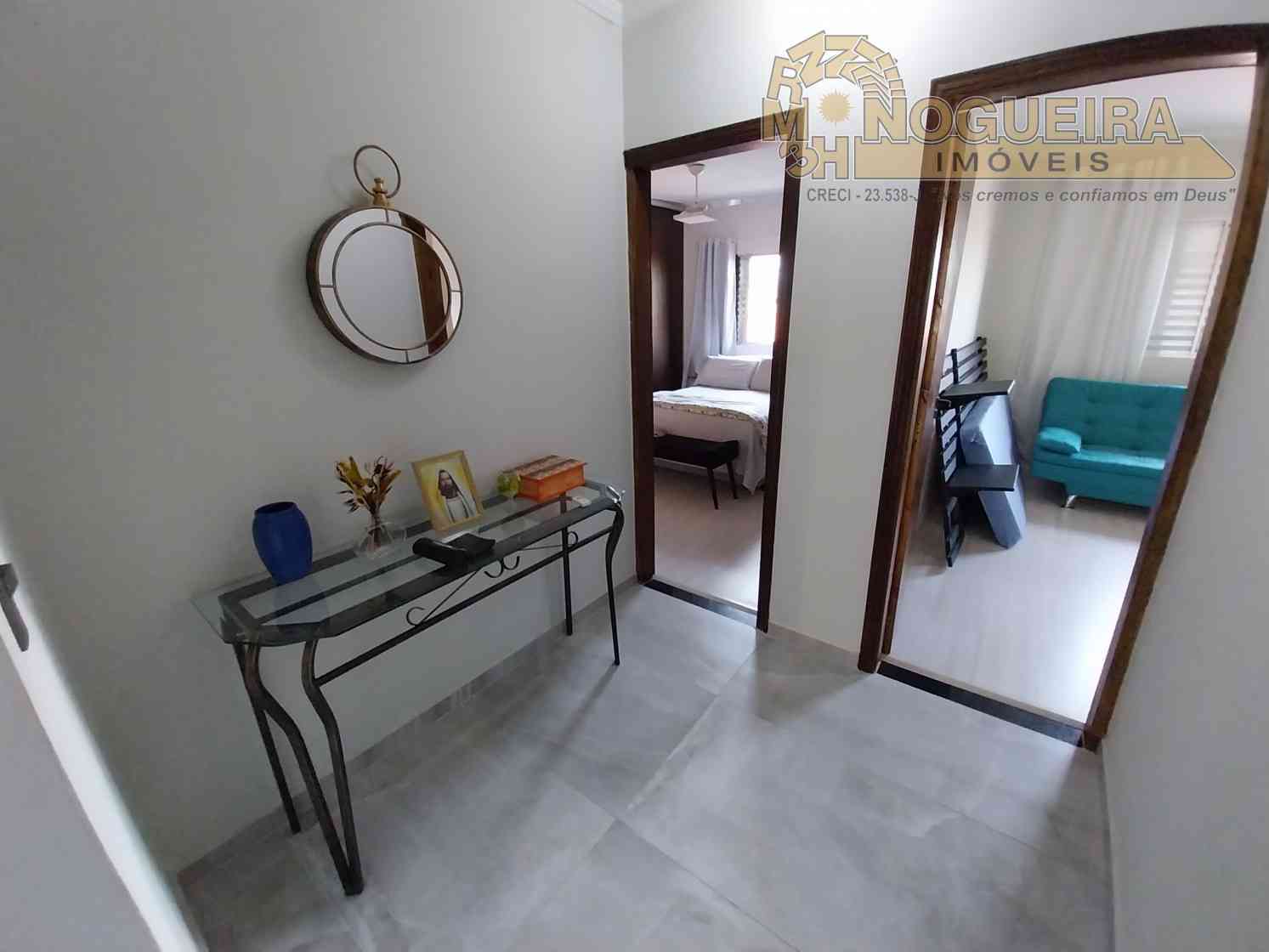 Casa Semi Terrea 3 Dormitórios c/ 2 Suítes - Parque Brasilia