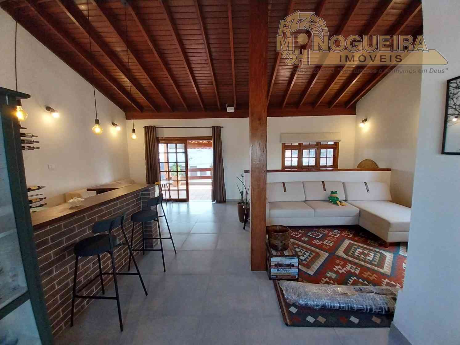 Casa Semi Terrea 3 Dormitórios c/ 2 Suítes - Parque Brasilia