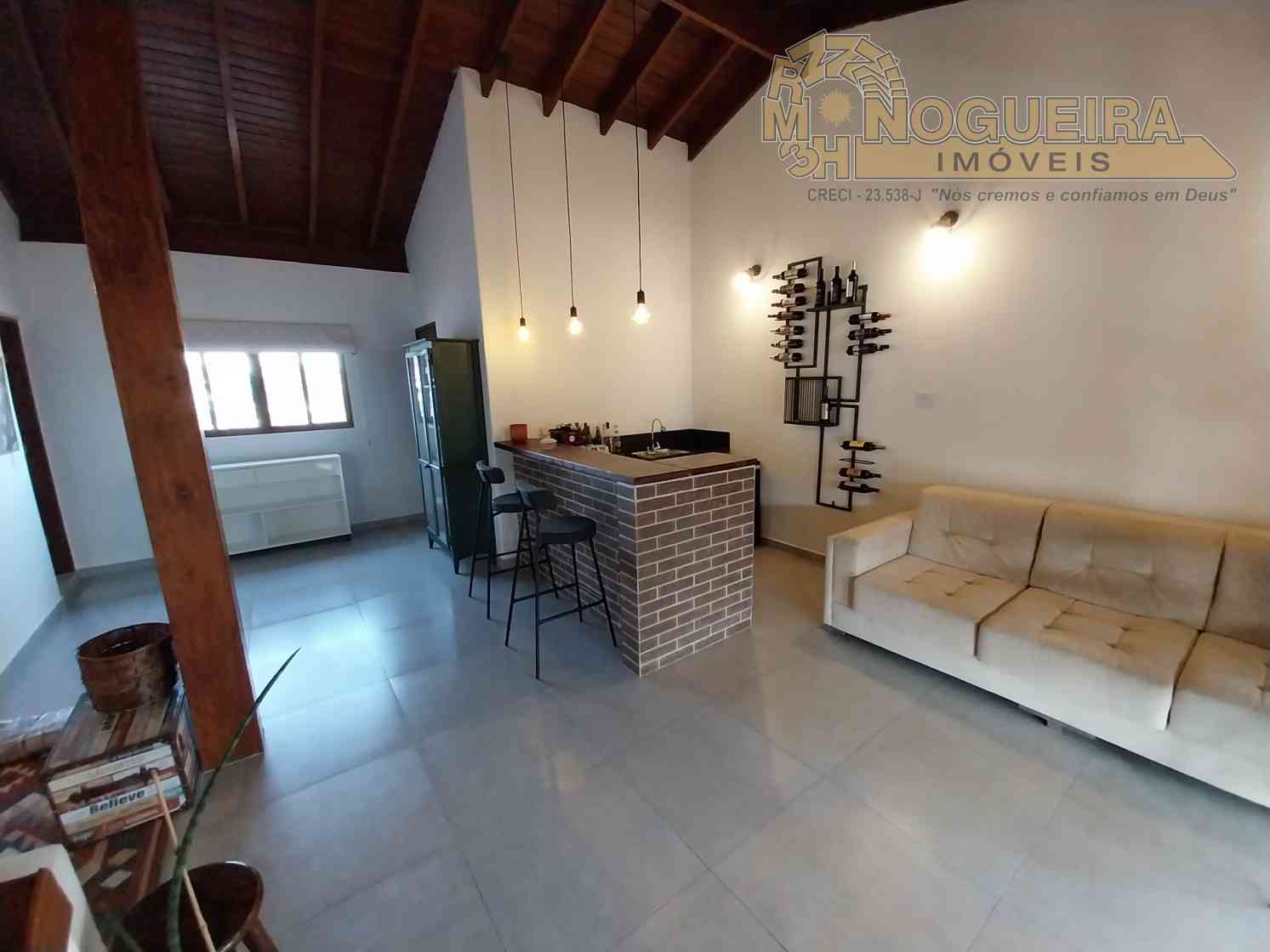 Casa Semi Terrea 3 Dormitórios c/ 2 Suítes - Parque Brasilia