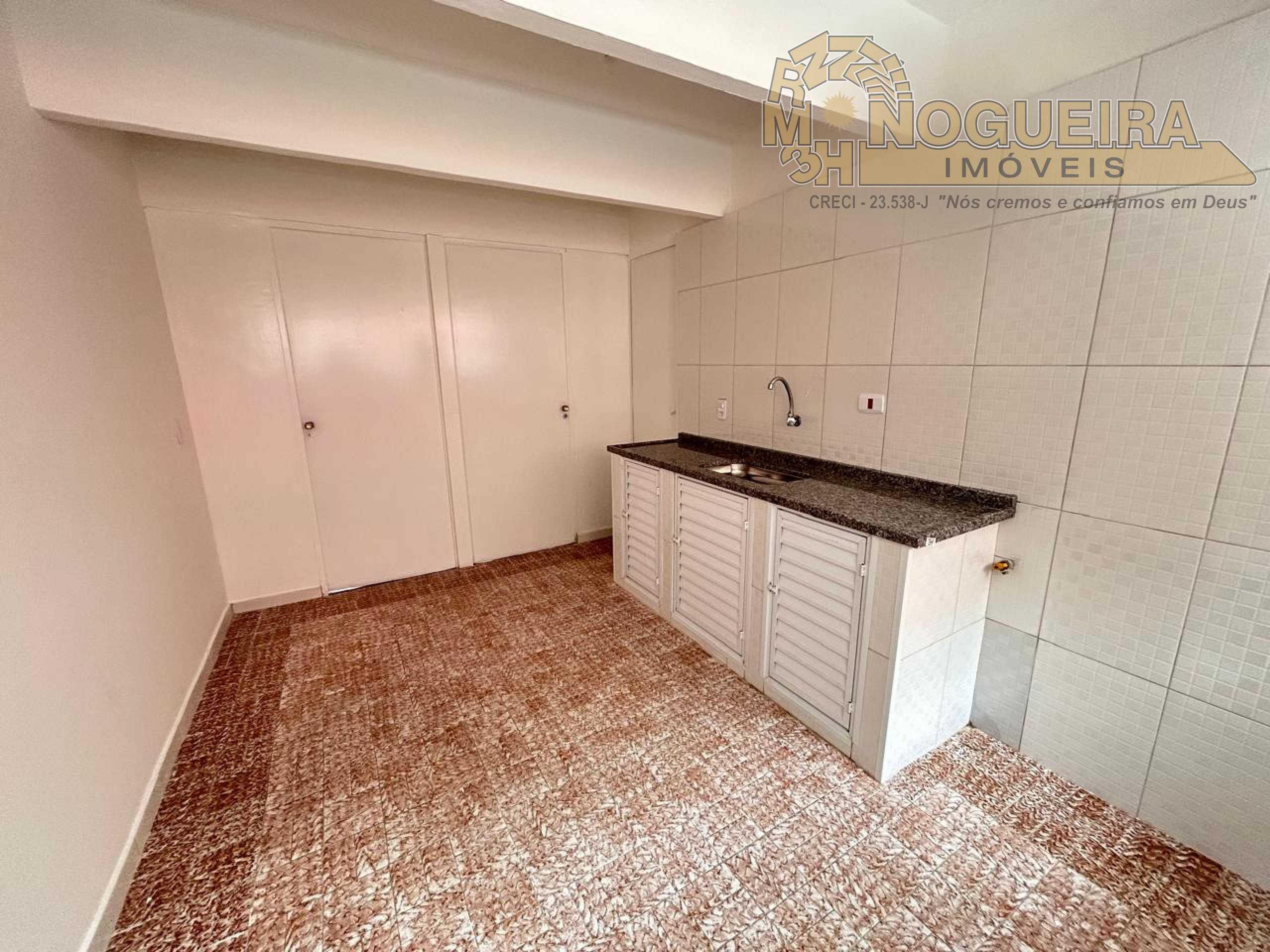 Apartamento no 1 Andar Condomínio São Paulo Pq. Cecap