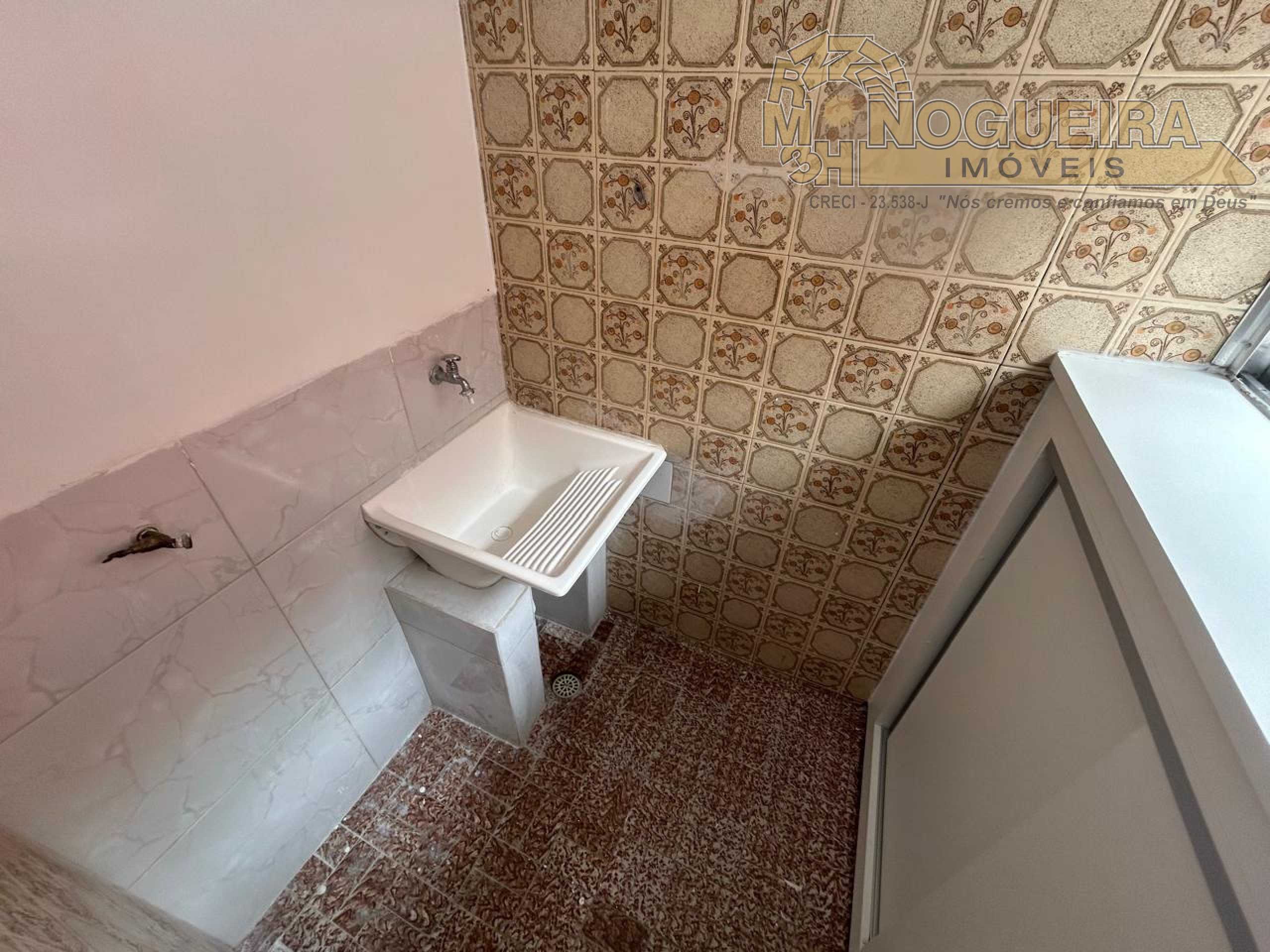 Apartamento no 1 Andar Condomínio São Paulo Pq. Cecap