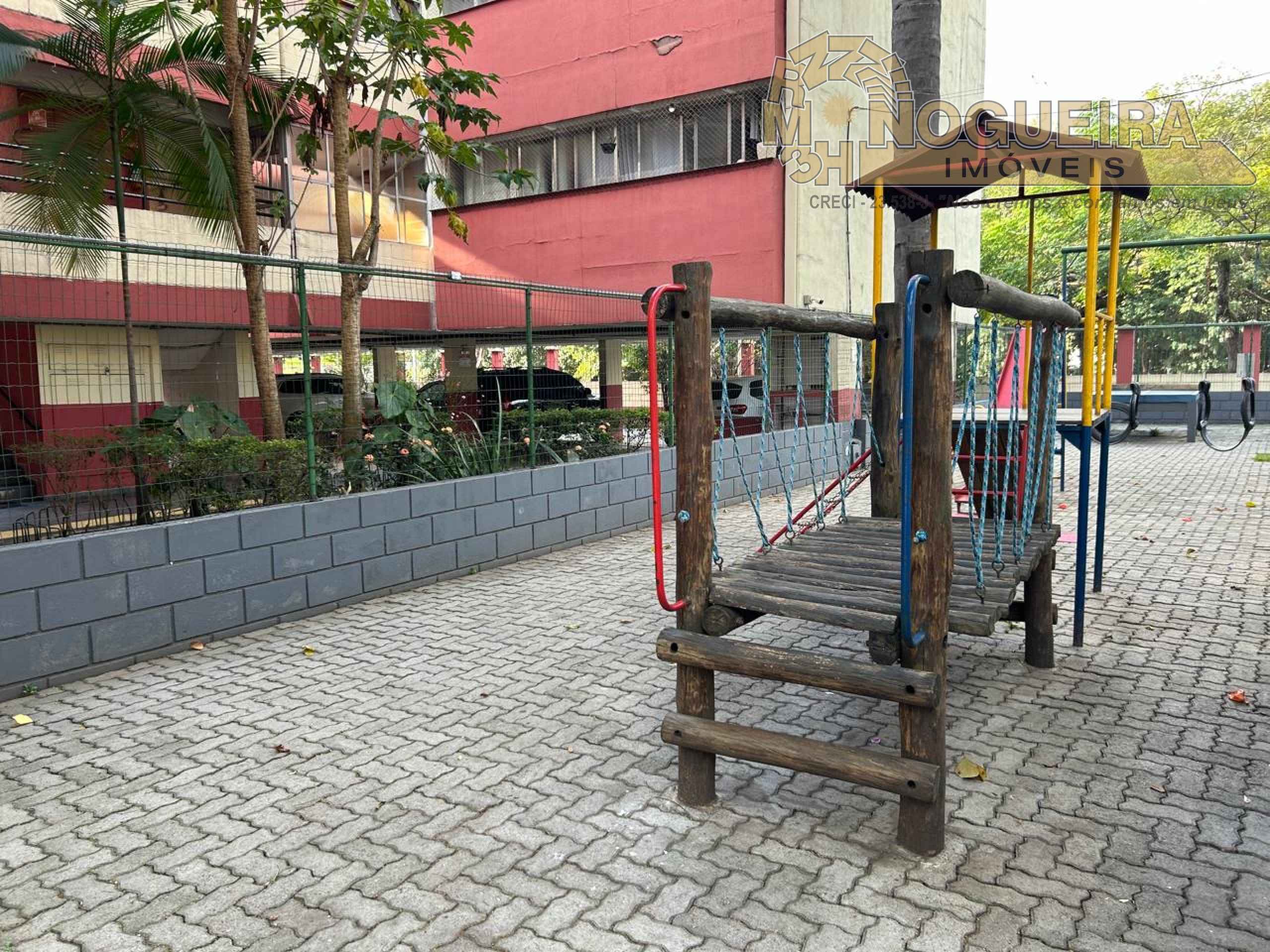 Apartamento no 1 Andar Condomínio São Paulo Pq. Cecap